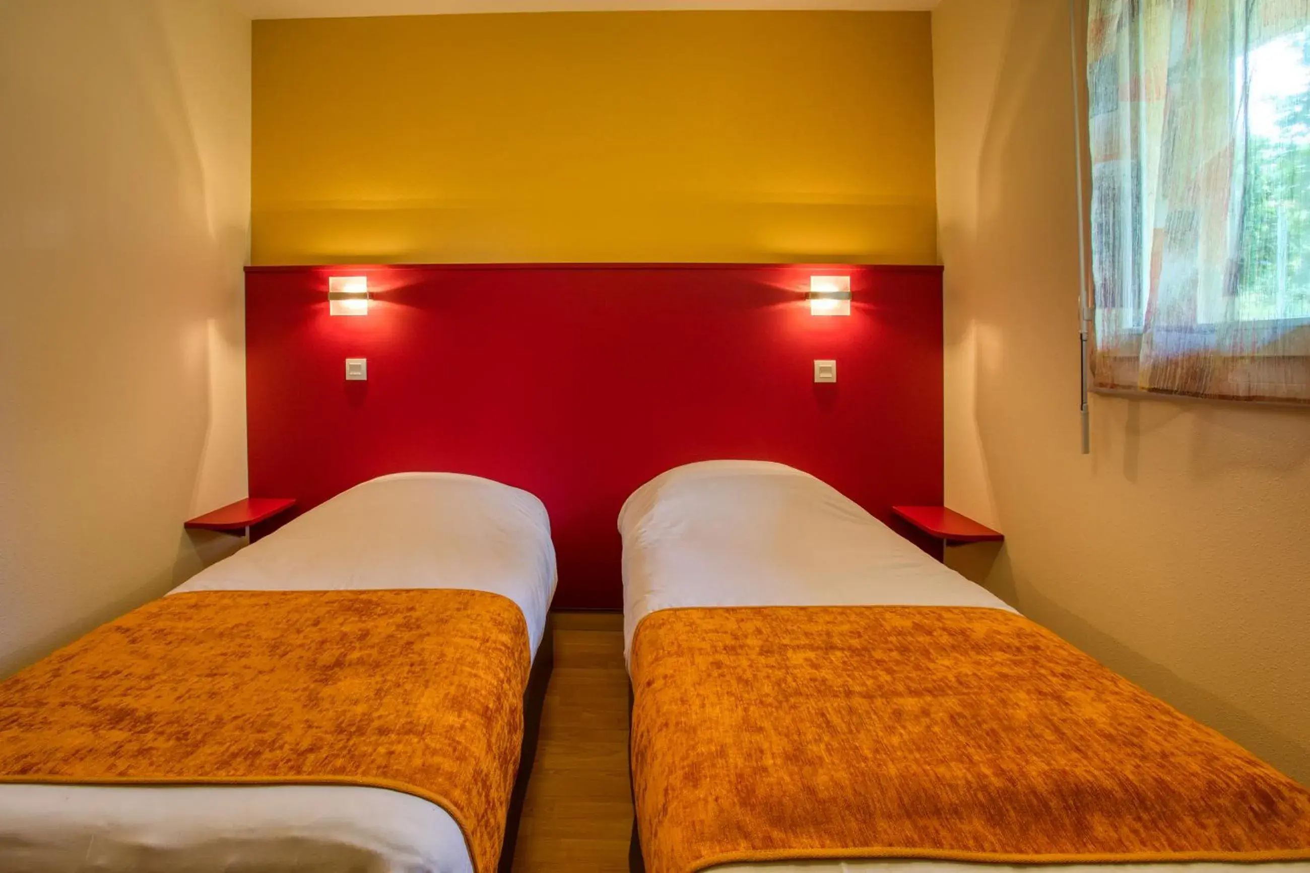 Twin Room in FASTHOTEL Sarlat - Abbys Hotel Twin Room in FASTHOTEL Sarlat - Abbys Hotel