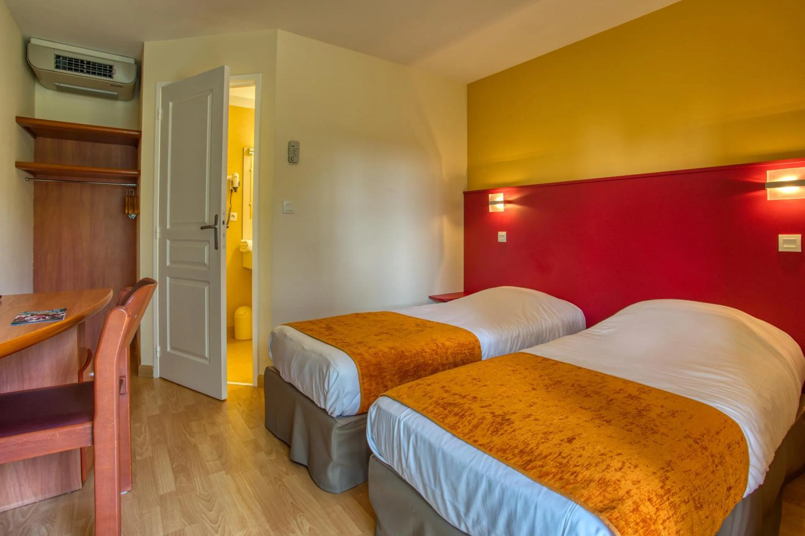 Twin Room in FASTHOTEL Sarlat - Abbys Hotel