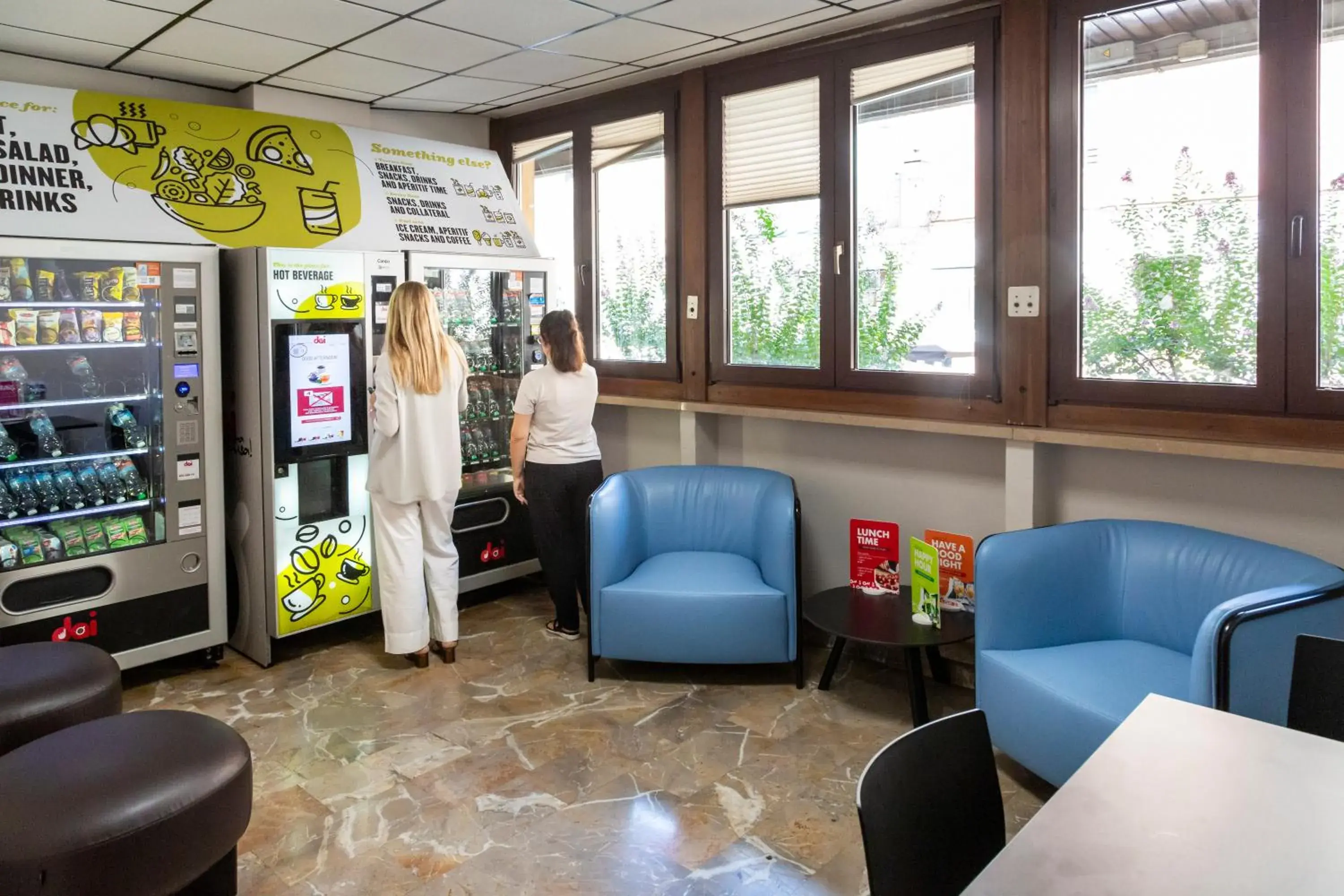 Lounge or bar in Plus Florence Lounge or bar in Plus Florence