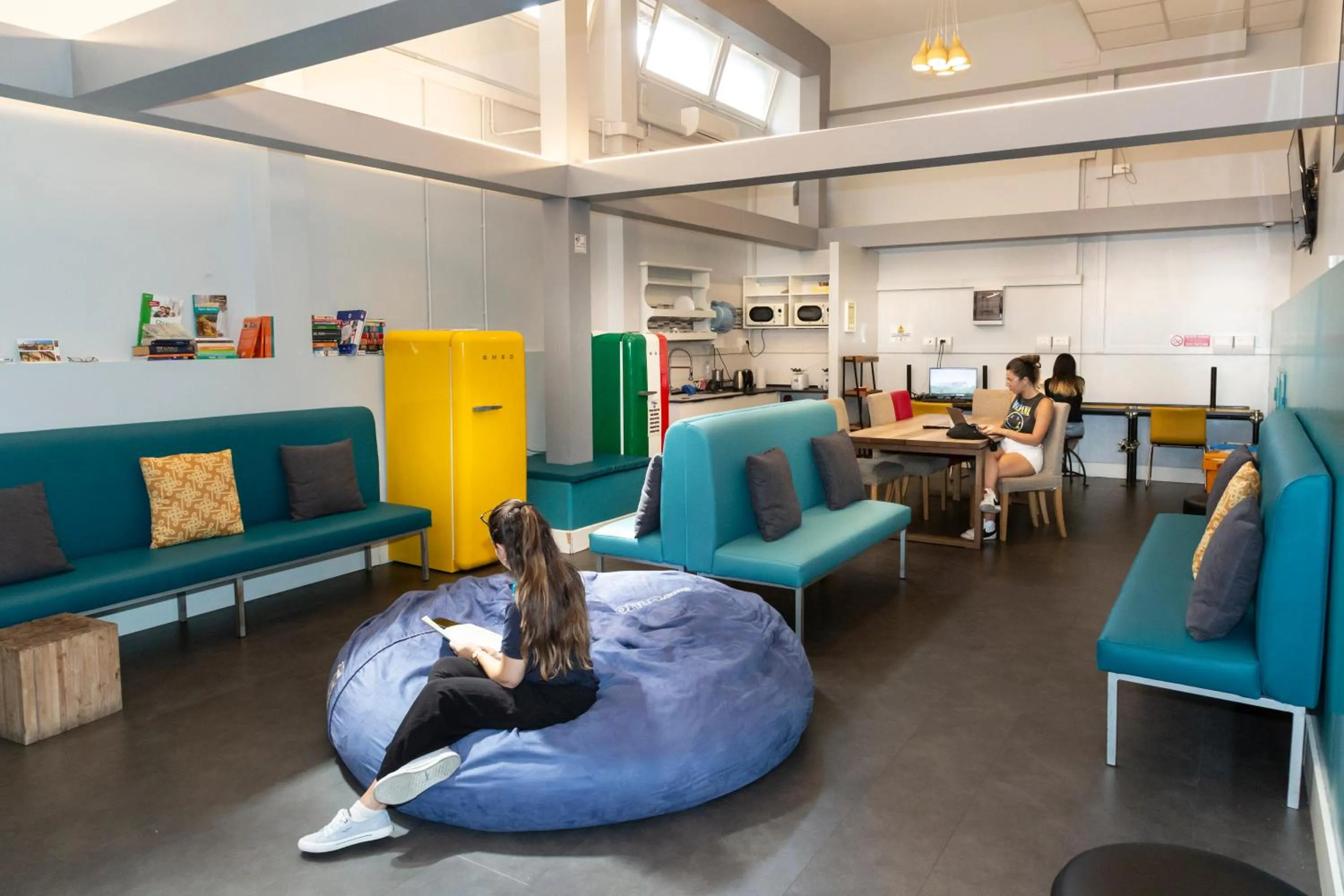 Communal lounge/ TV room in Plus Florence