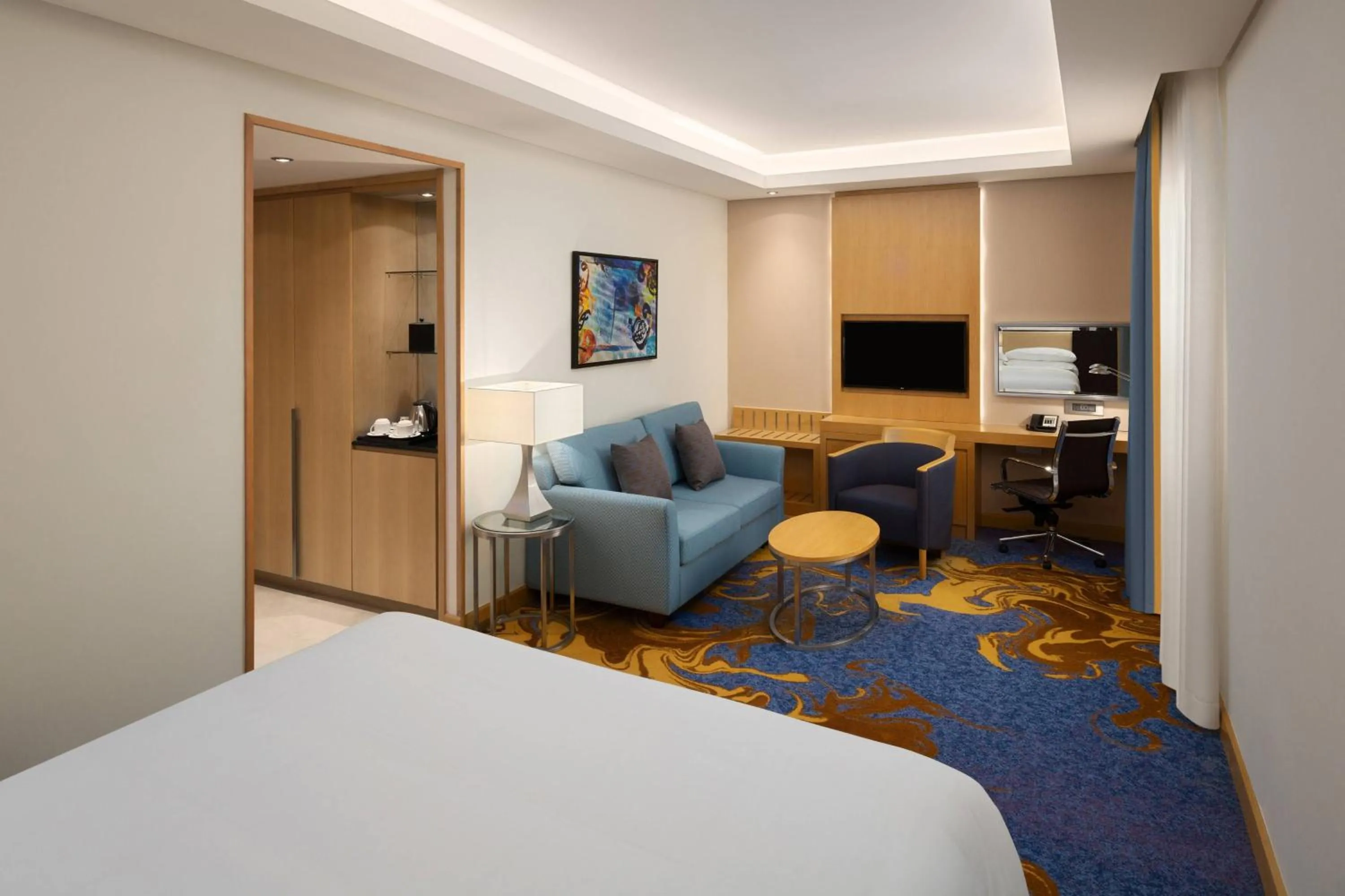 Photo of the whole room, Bed in Sheraton Makkah Jabal Al Kaaba Hotel