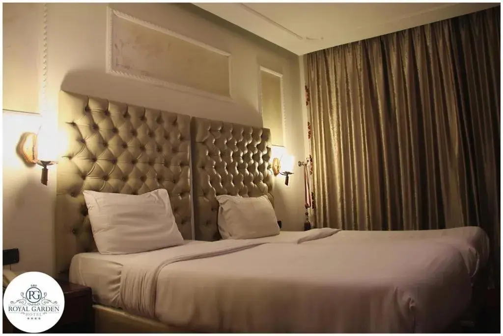 Bed in Royal Garden Hotel Bed in Royal Garden Hotel