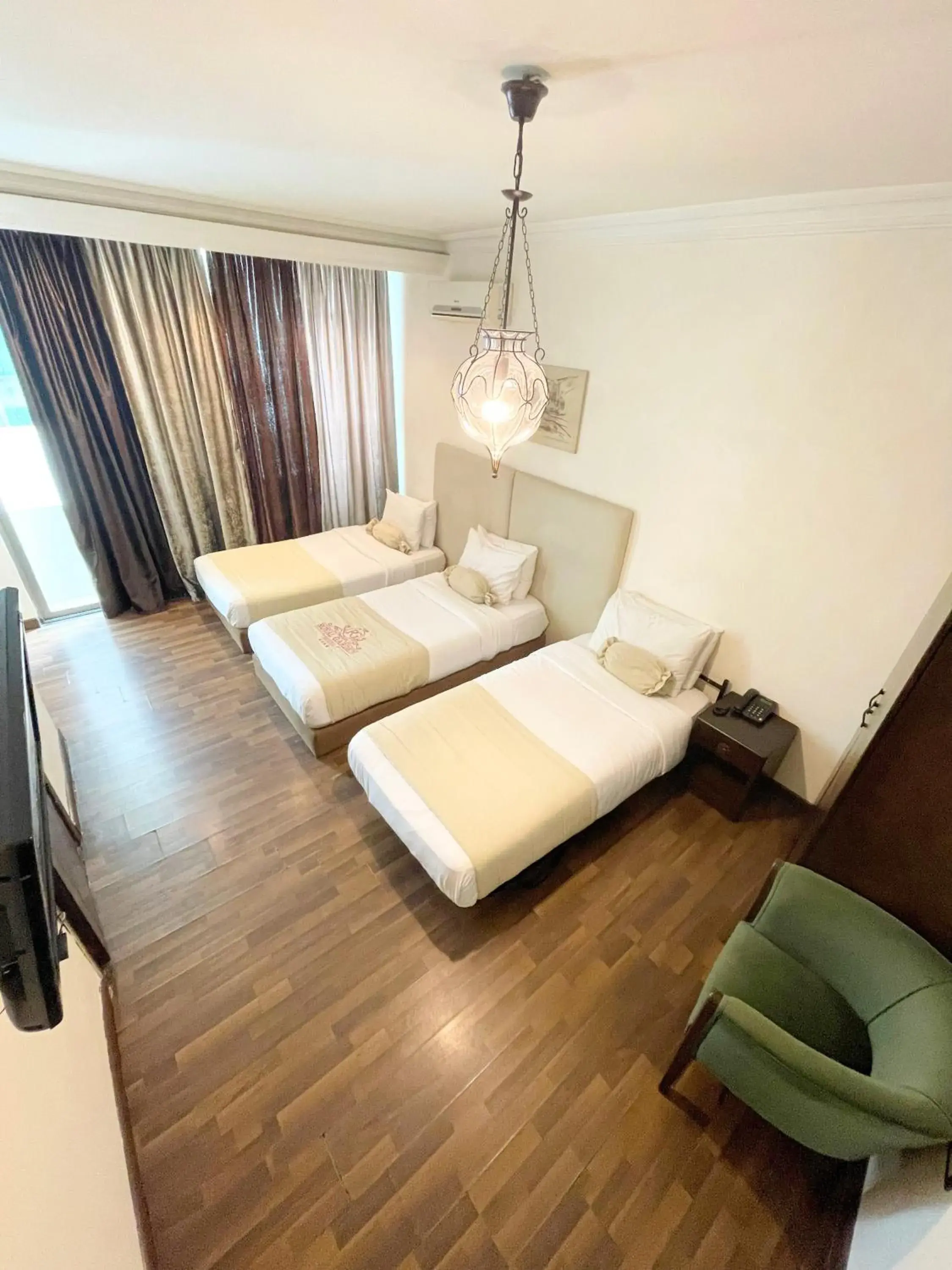 Bed in Royal Garden Hotel Bed in Royal Garden Hotel