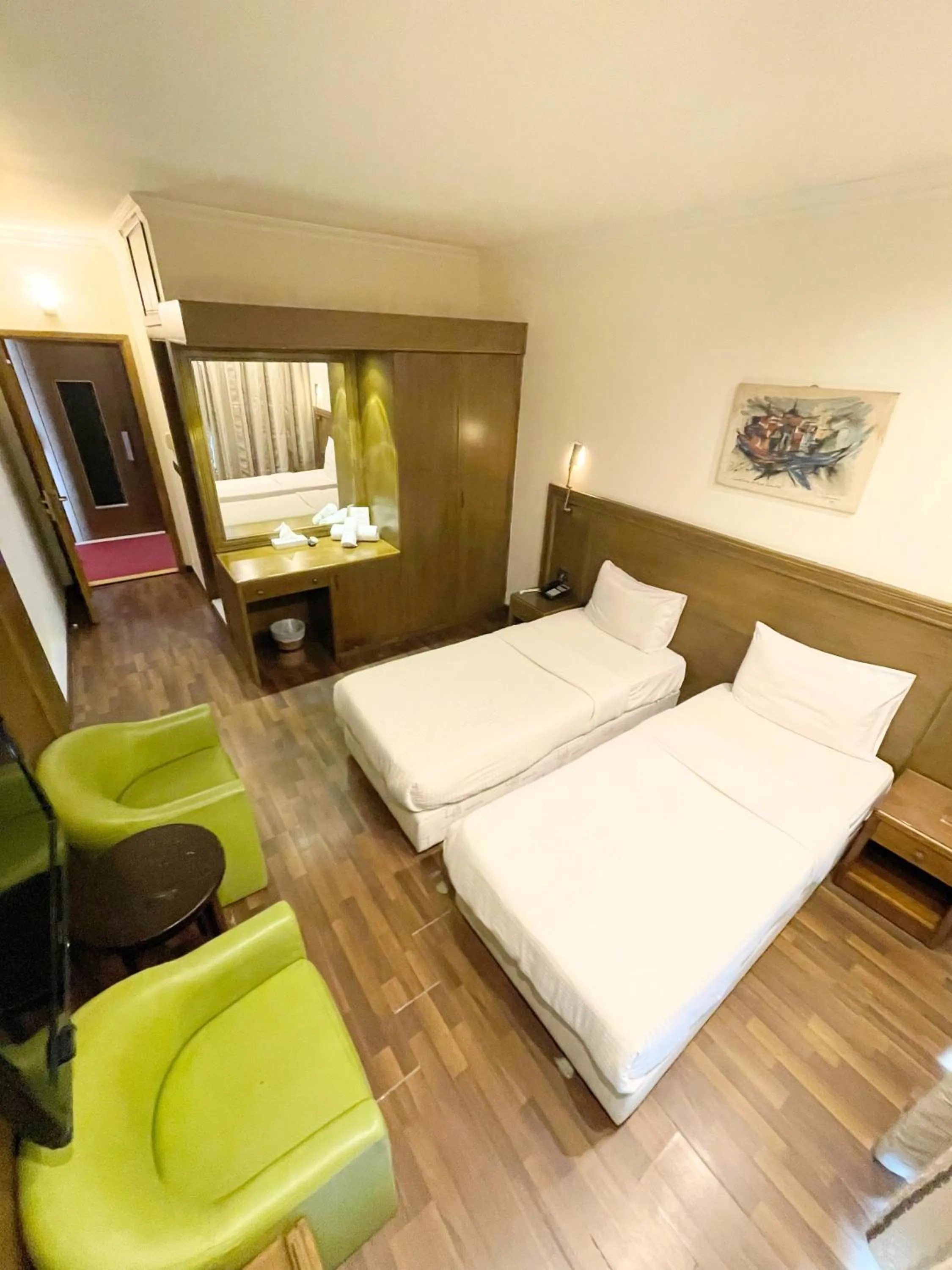 Bedroom, Bed in Royal Garden Hotel