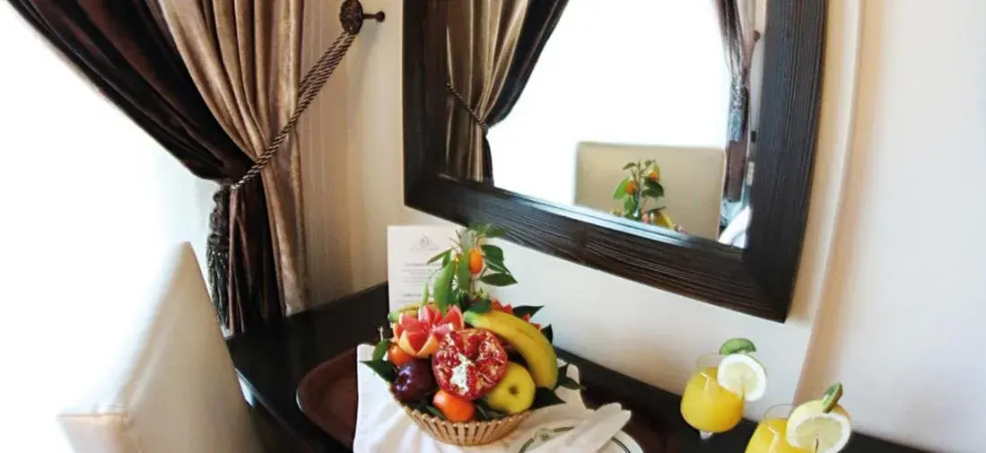 Food in Royal Garden Hotel Food in Royal Garden Hotel