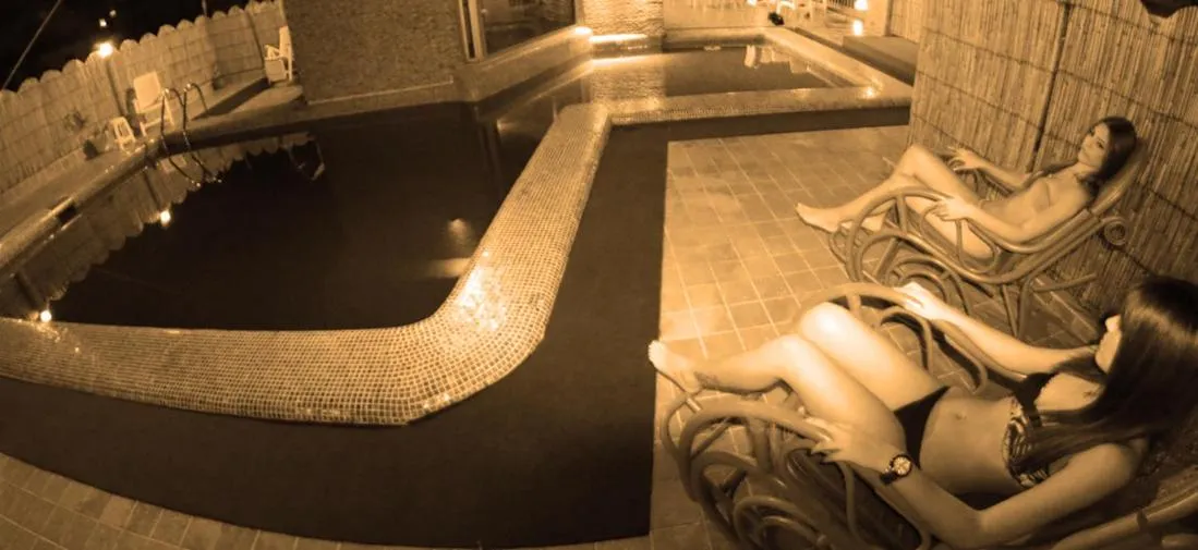 Night in Royal Garden Hotel