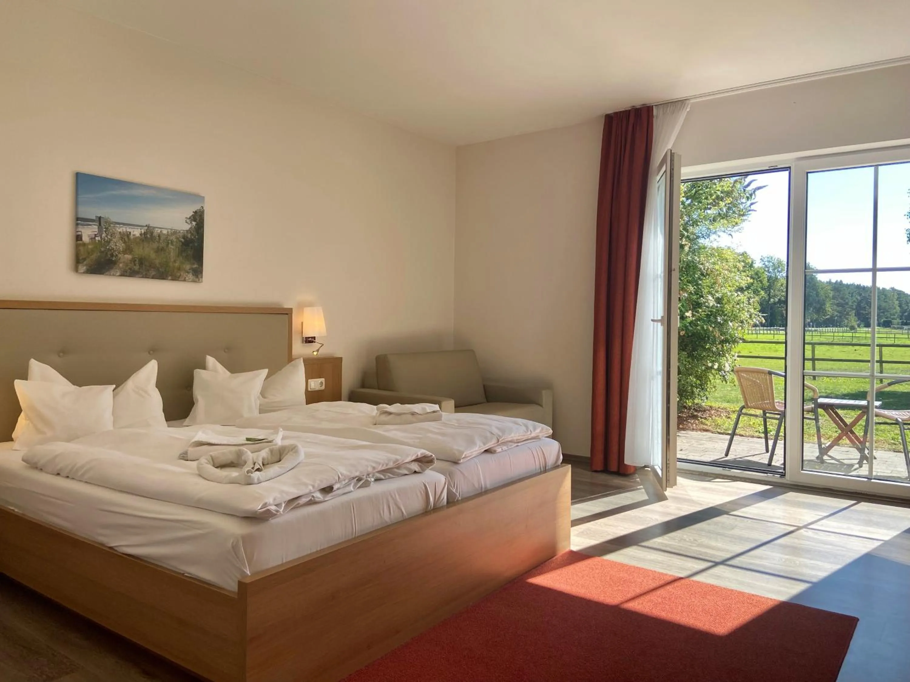 Photo of the whole room, Bed in Friesenhof Hotel-Restaurant-Reitanlage