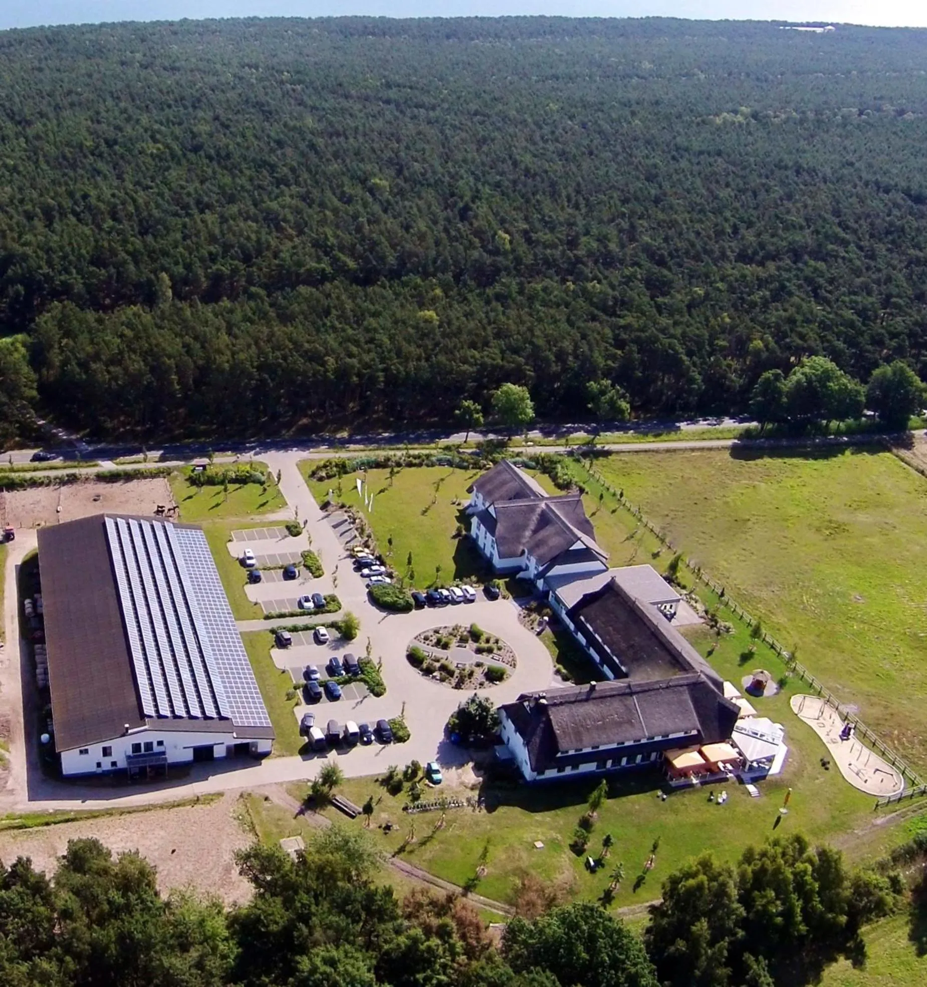 Property building in Friesenhof Hotel-Restaurant-Reitanlage