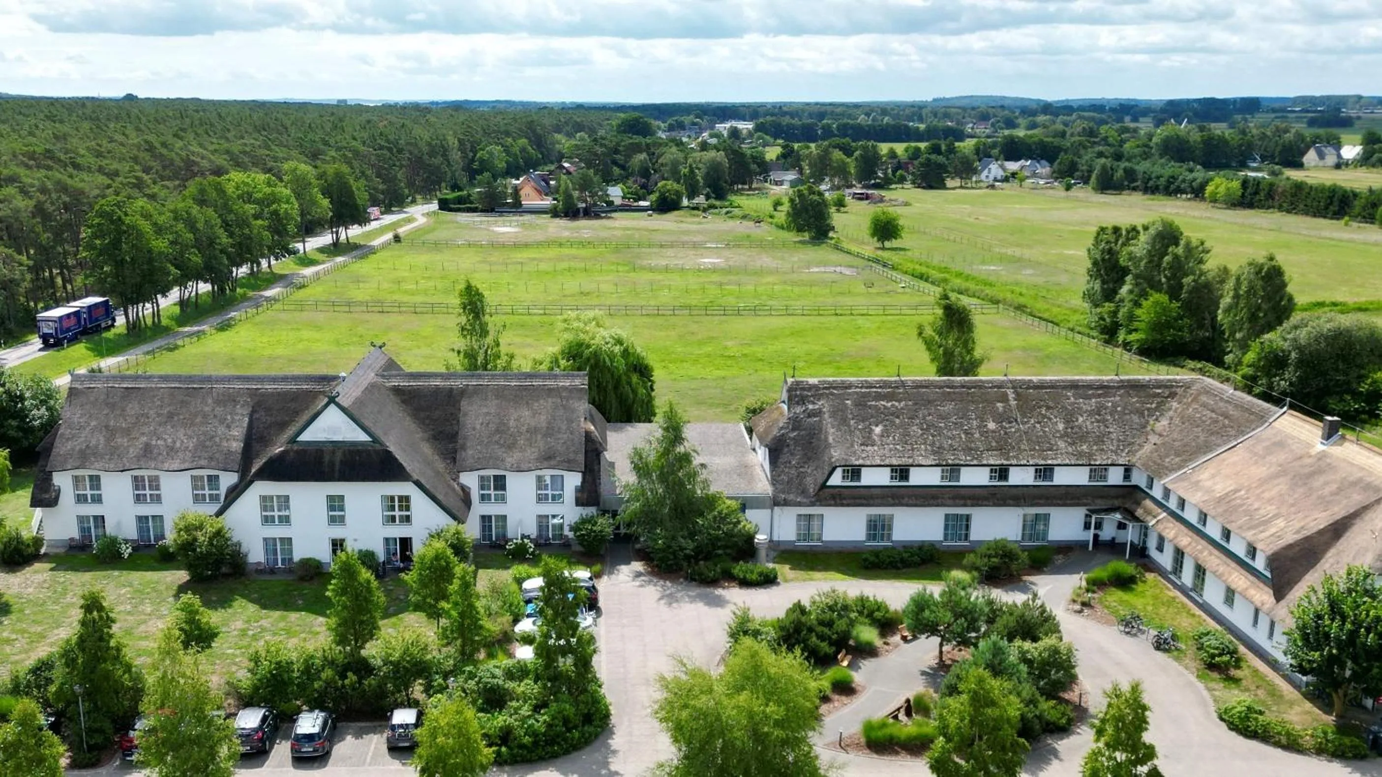 Property building in Friesenhof Hotel-Restaurant-Reitanlage