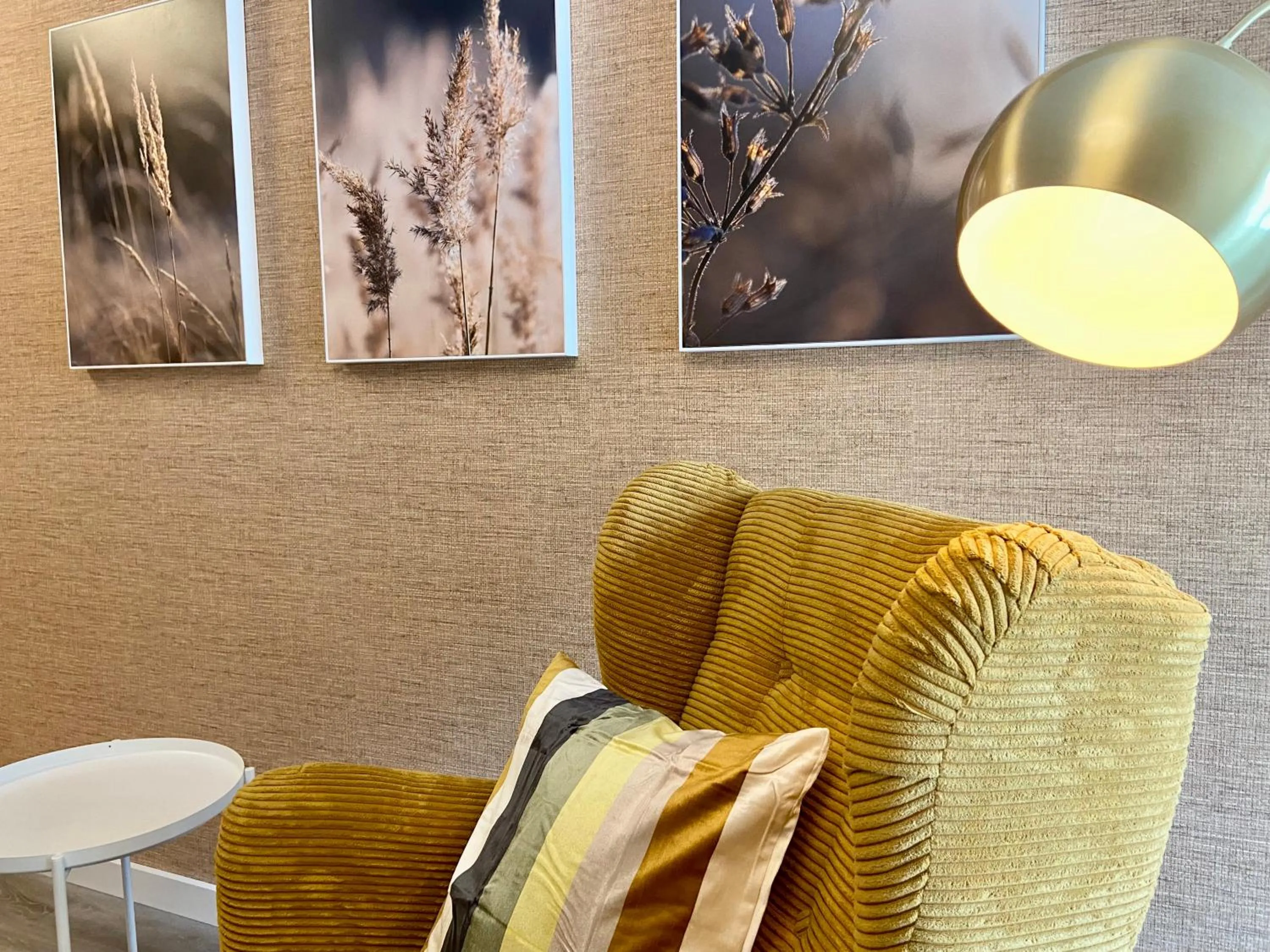 Photo of the whole room in Friesenhof Hotel-Restaurant-Reitanlage