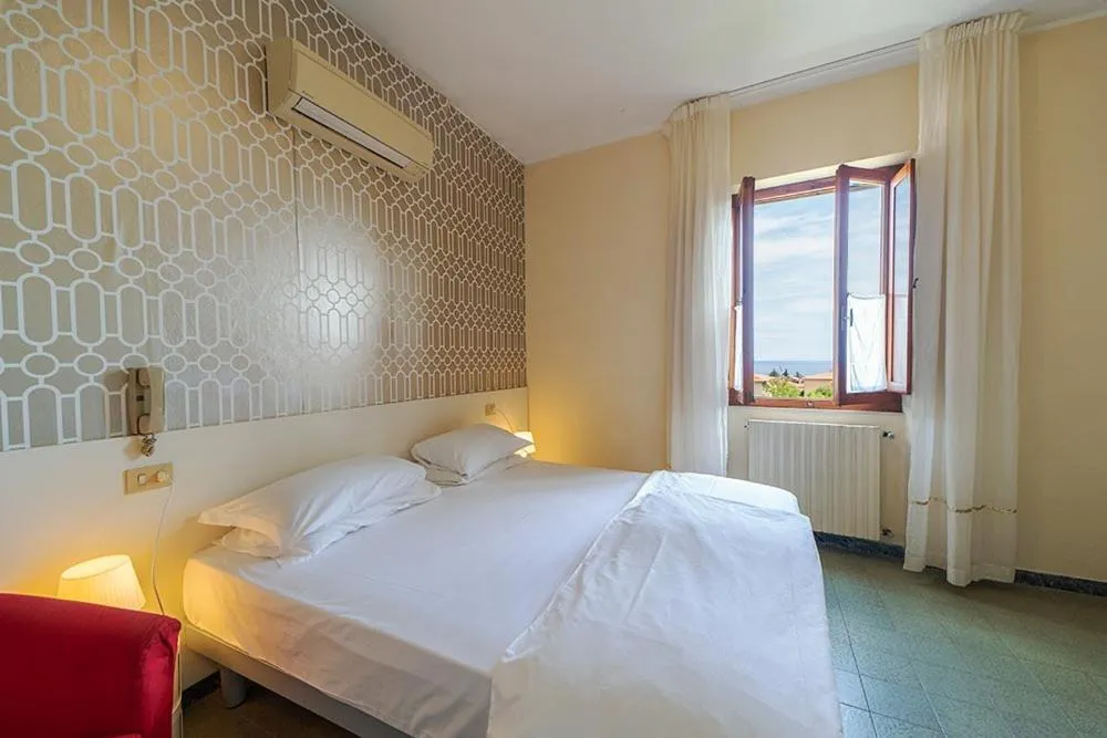 Superior Double or Twin Room with Sea View - single occupancy in Hotel Casa Lupi