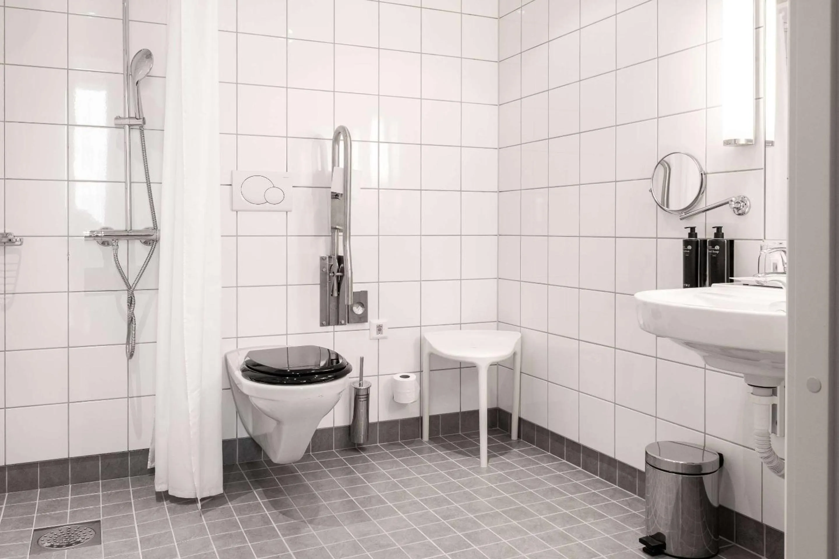 Bathroom in Park Inn by Radisson Malmö