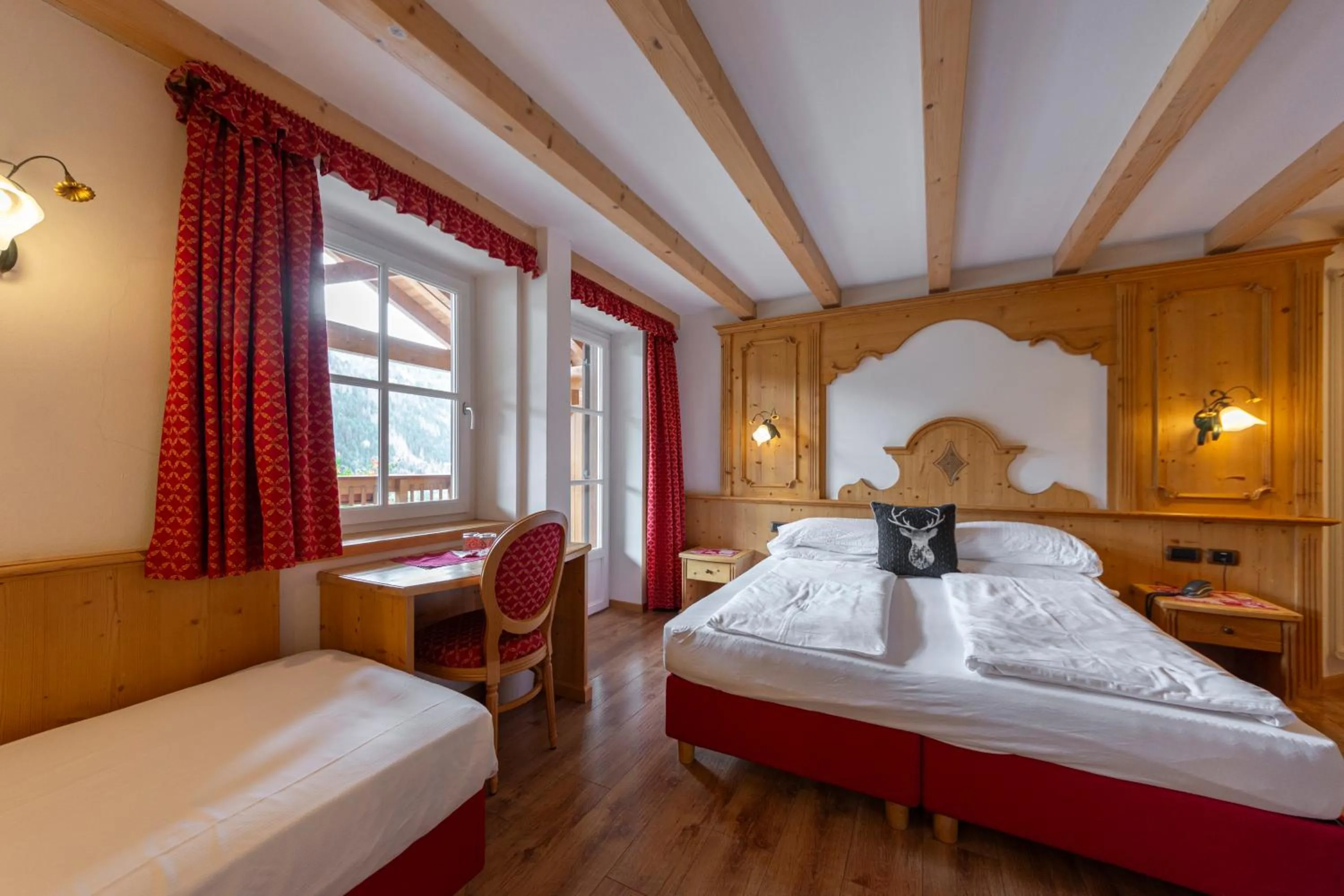 Bed in Monza Dolomites Hotel