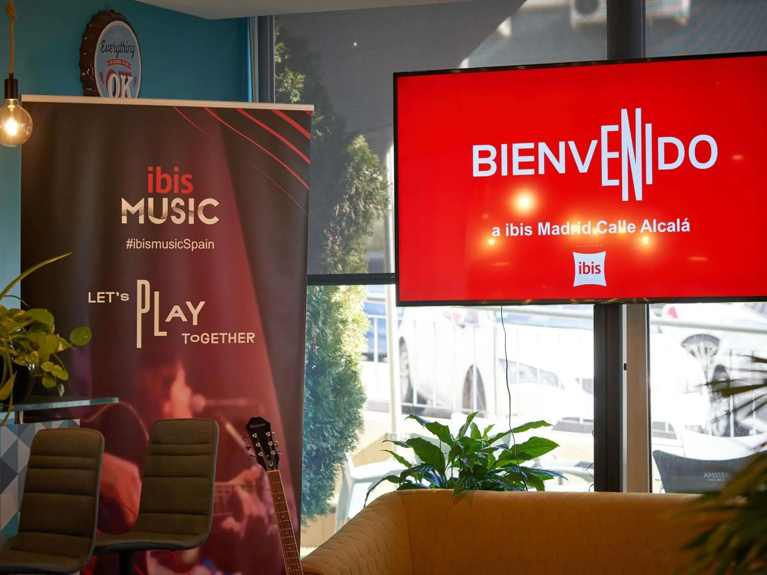 Lounge or bar in Ibis Madrid Calle Alcalá Lounge or bar in Ibis Madrid Calle Alcalá