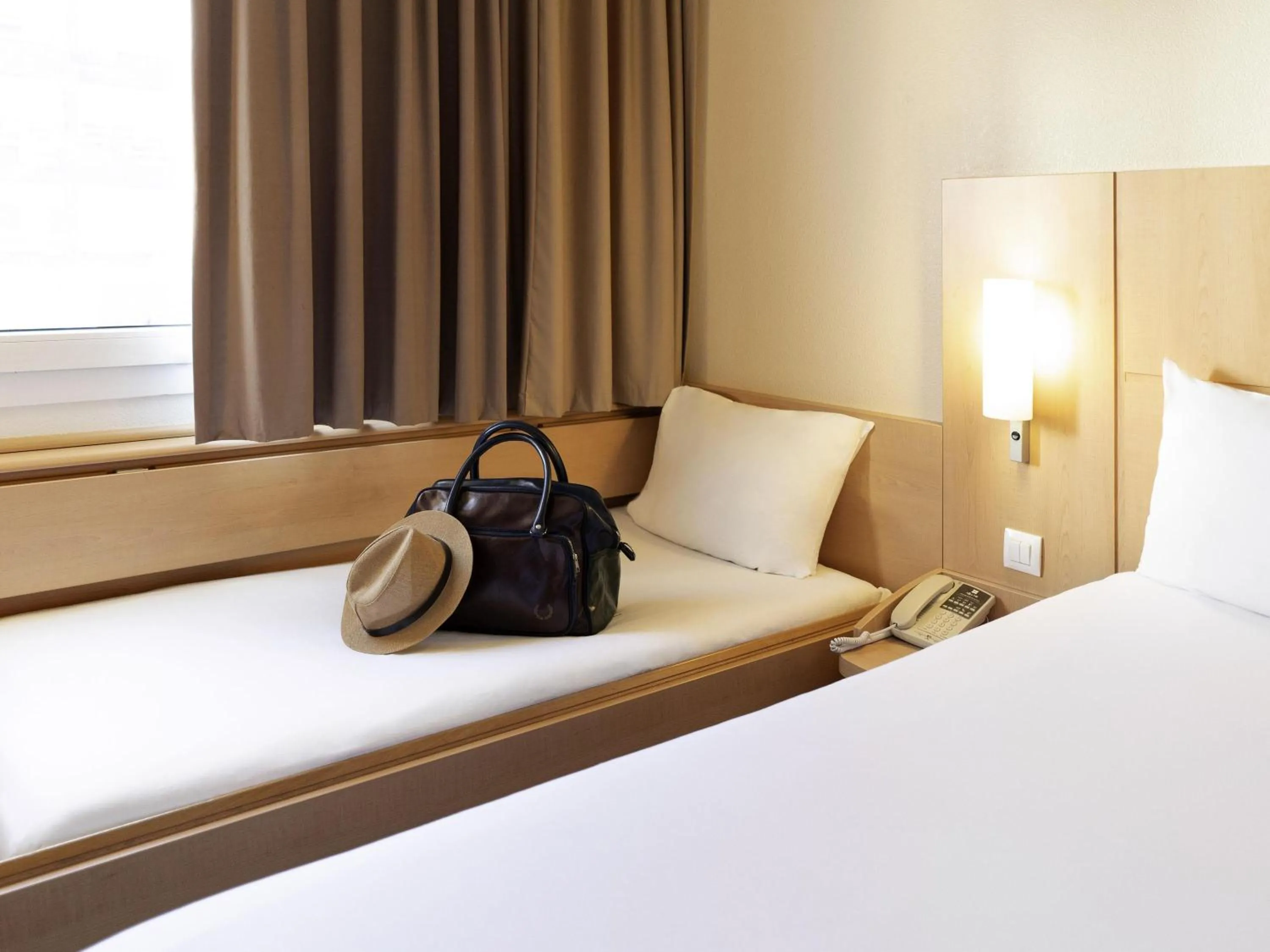 Bedroom, Bed in Ibis Madrid Calle Alcalá