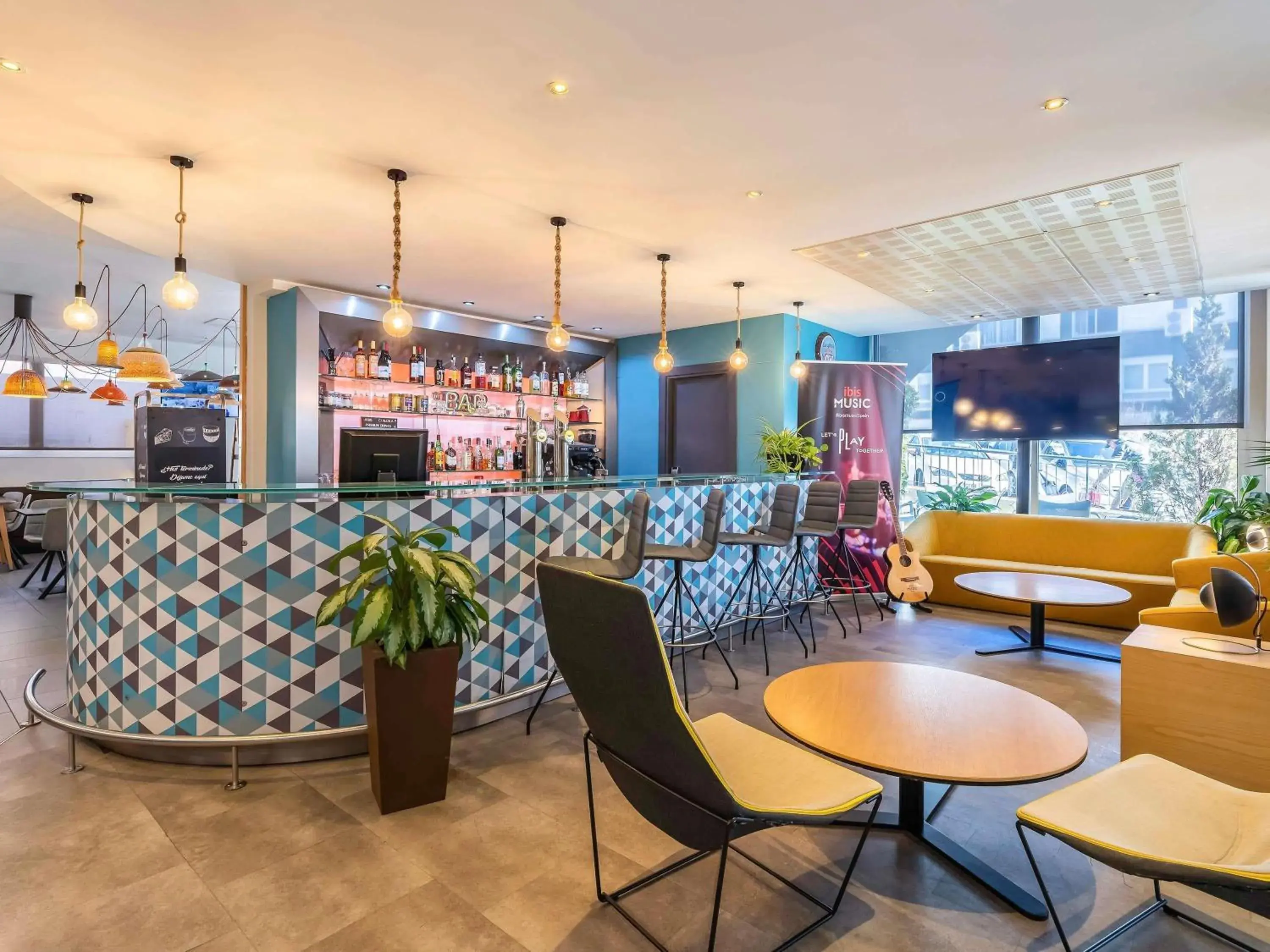 Lounge or bar in Ibis Madrid Calle Alcalá Lounge or bar in Ibis Madrid Calle Alcalá