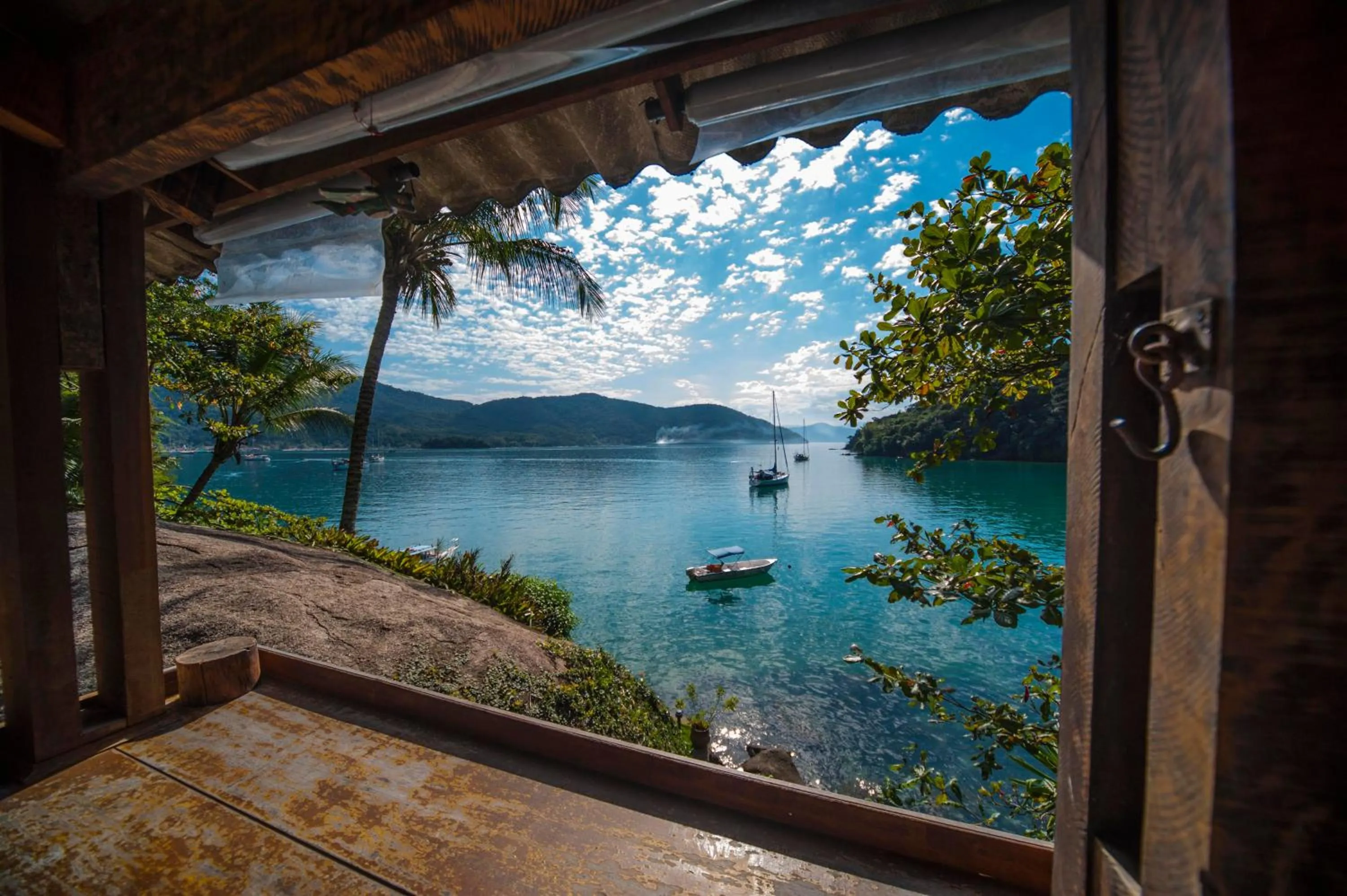 Restaurant/places to eat in Asalem