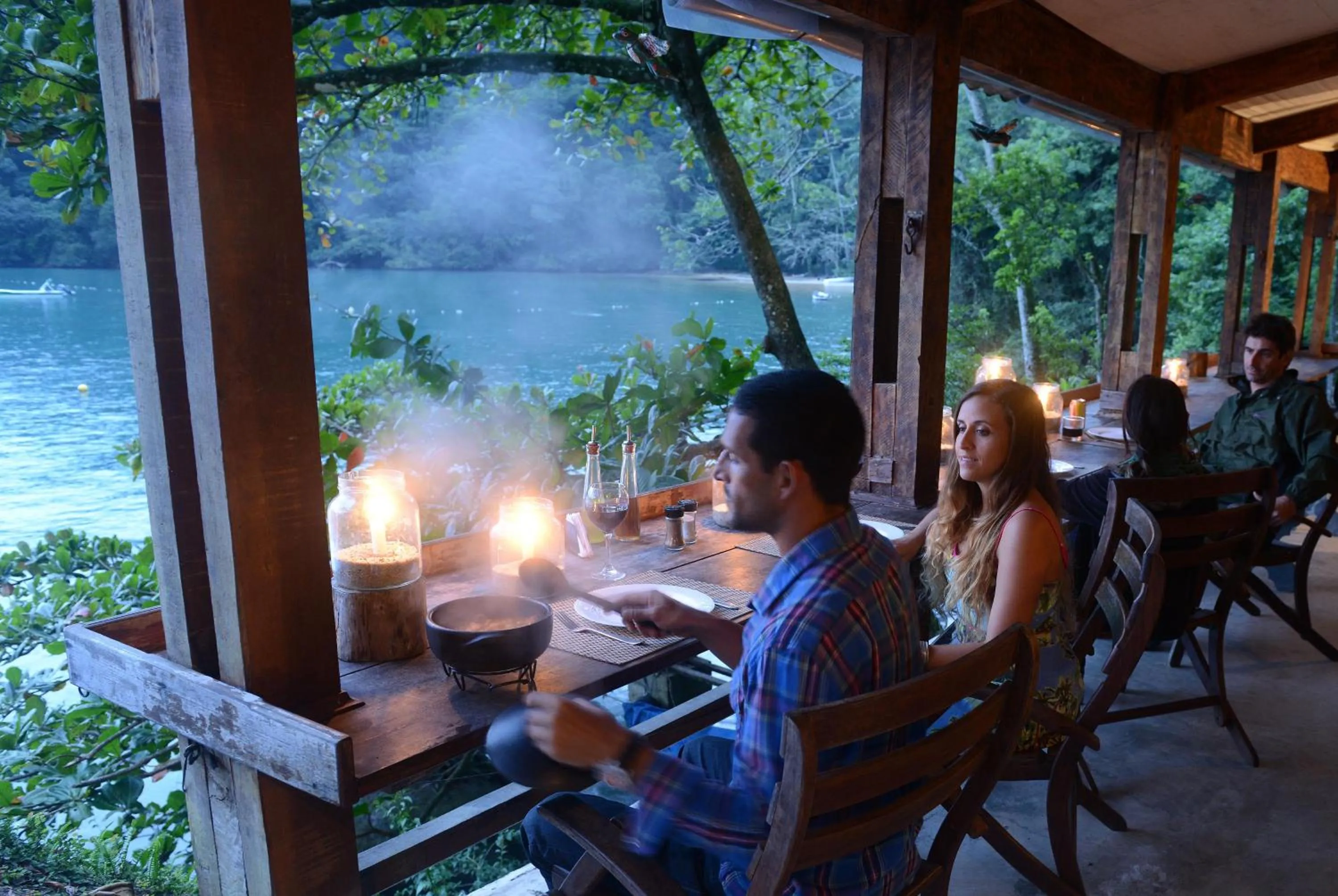 Restaurant/places to eat in Asalem