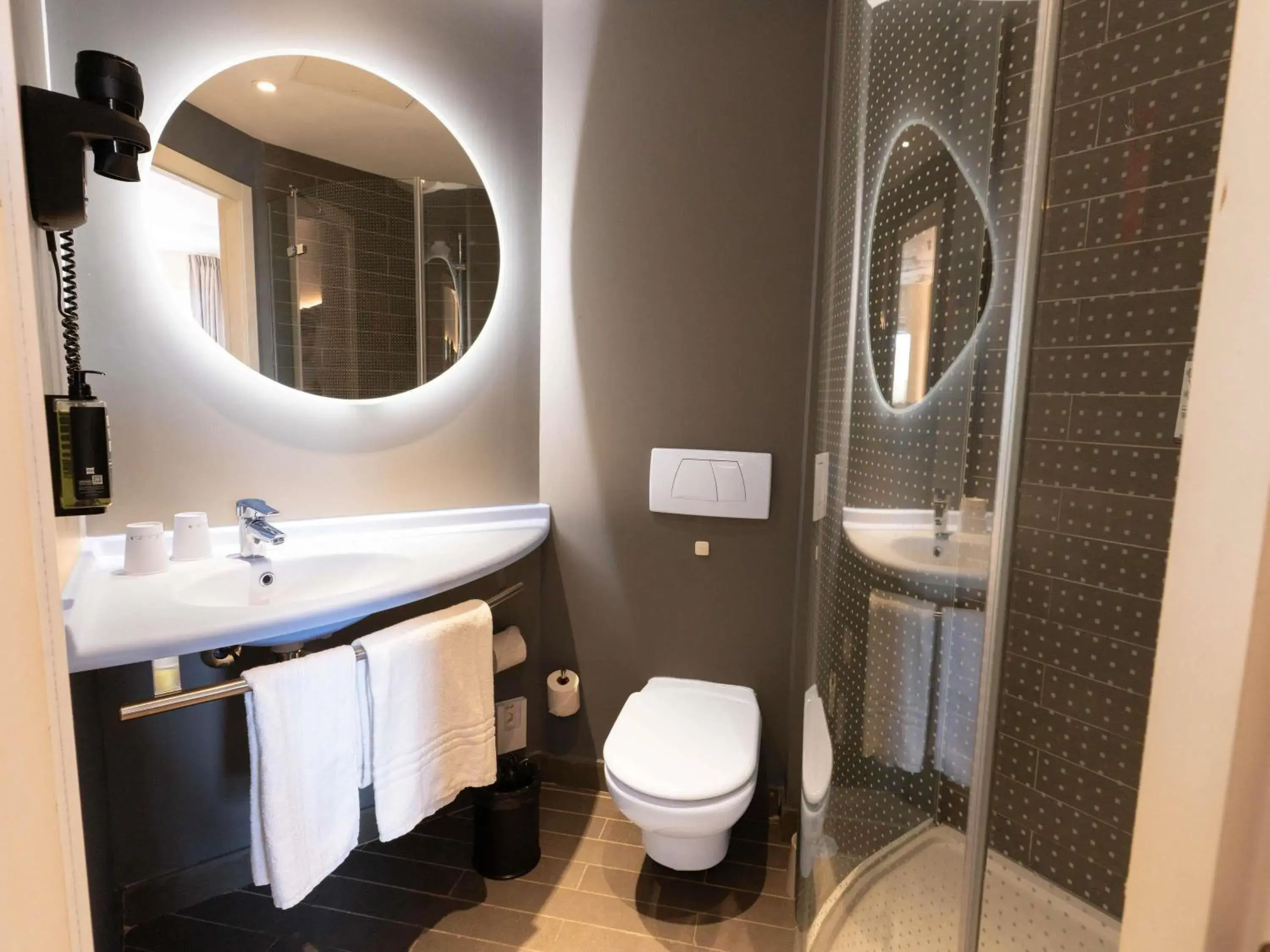 Property building in Ibis Malaga Centro Ciudad Property building in Ibis Malaga Centro Ciudad