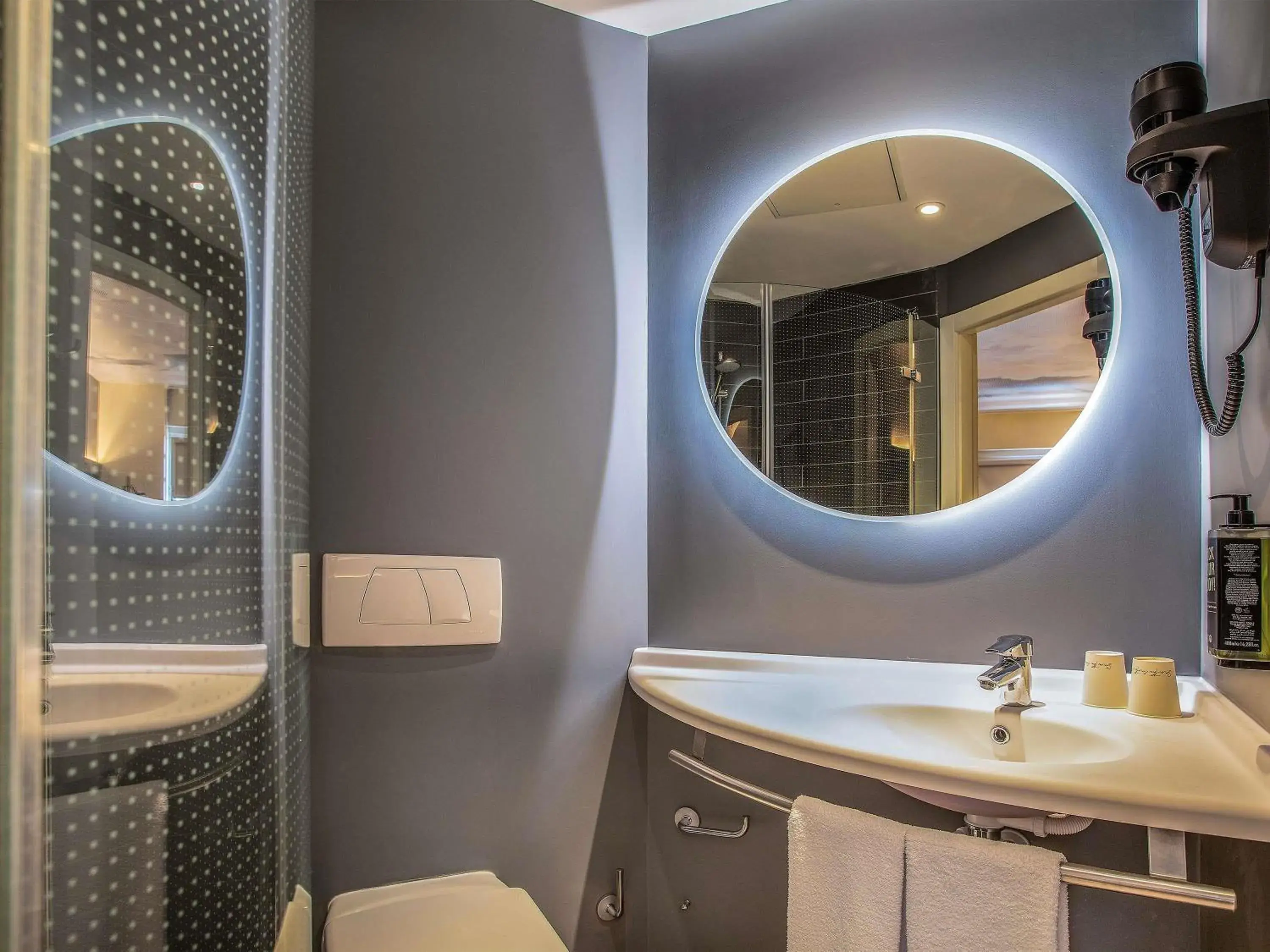 Bedroom in Ibis Malaga Centro Ciudad Bedroom in Ibis Malaga Centro Ciudad