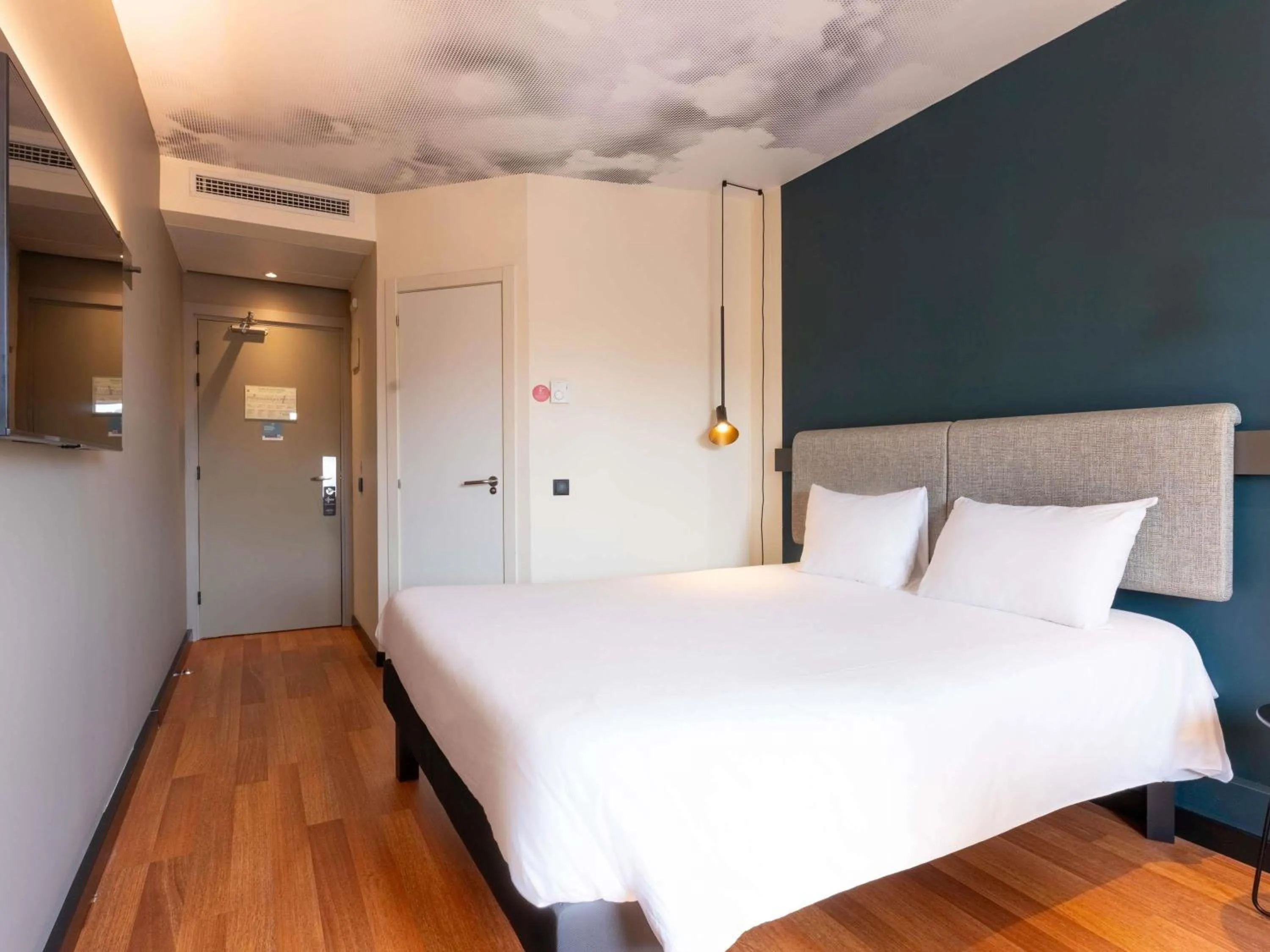 Bedroom, Bed in Ibis Malaga Centro Ciudad