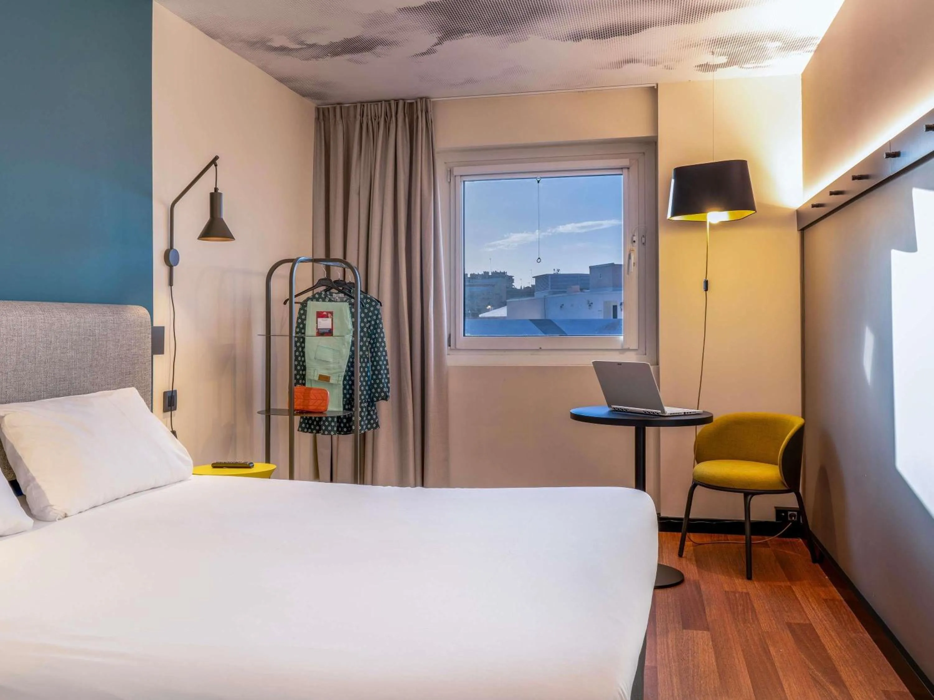 Bedroom, Bed in Ibis Malaga Centro Ciudad