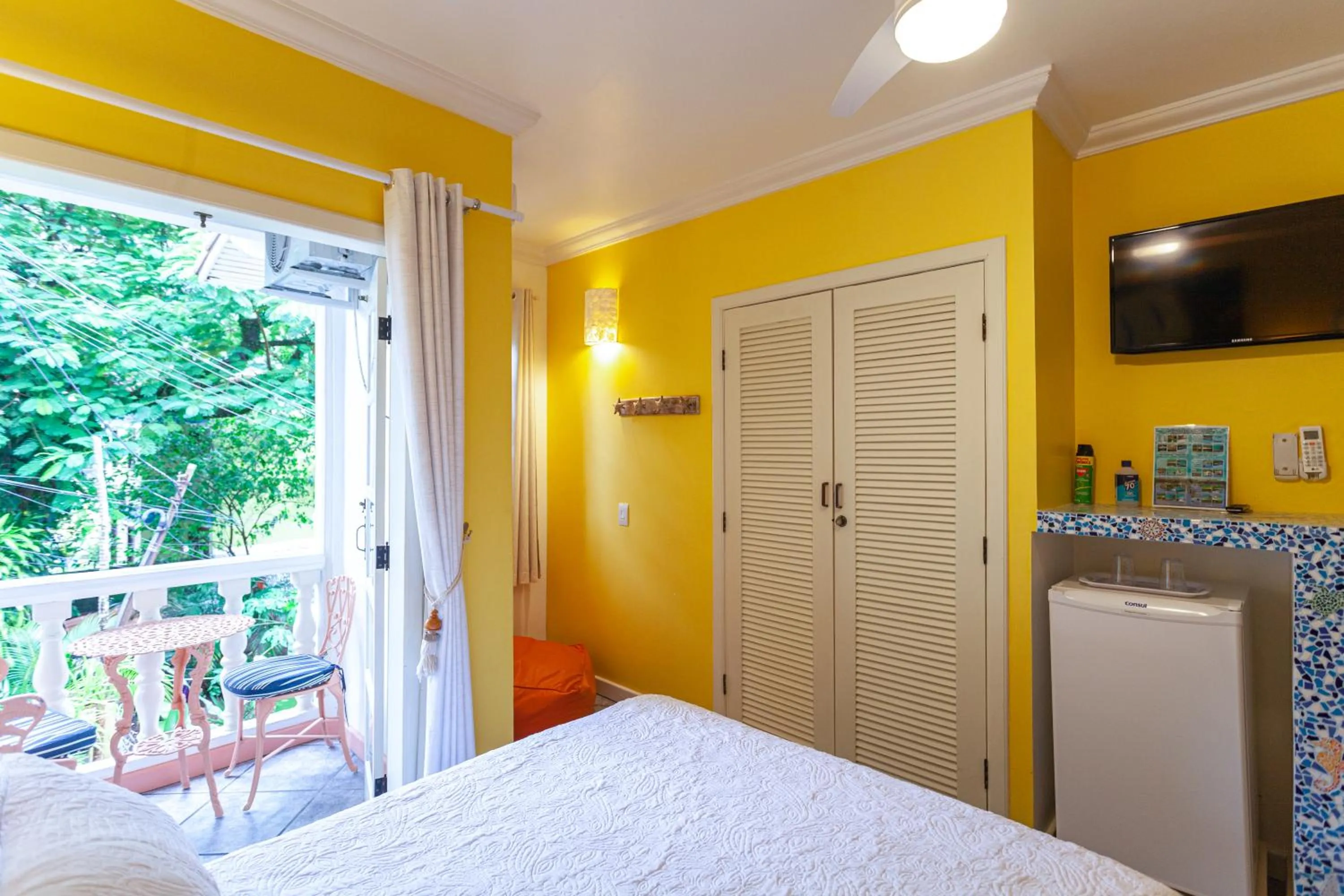 Photo of the whole room, Bed in Pousada Casablanca