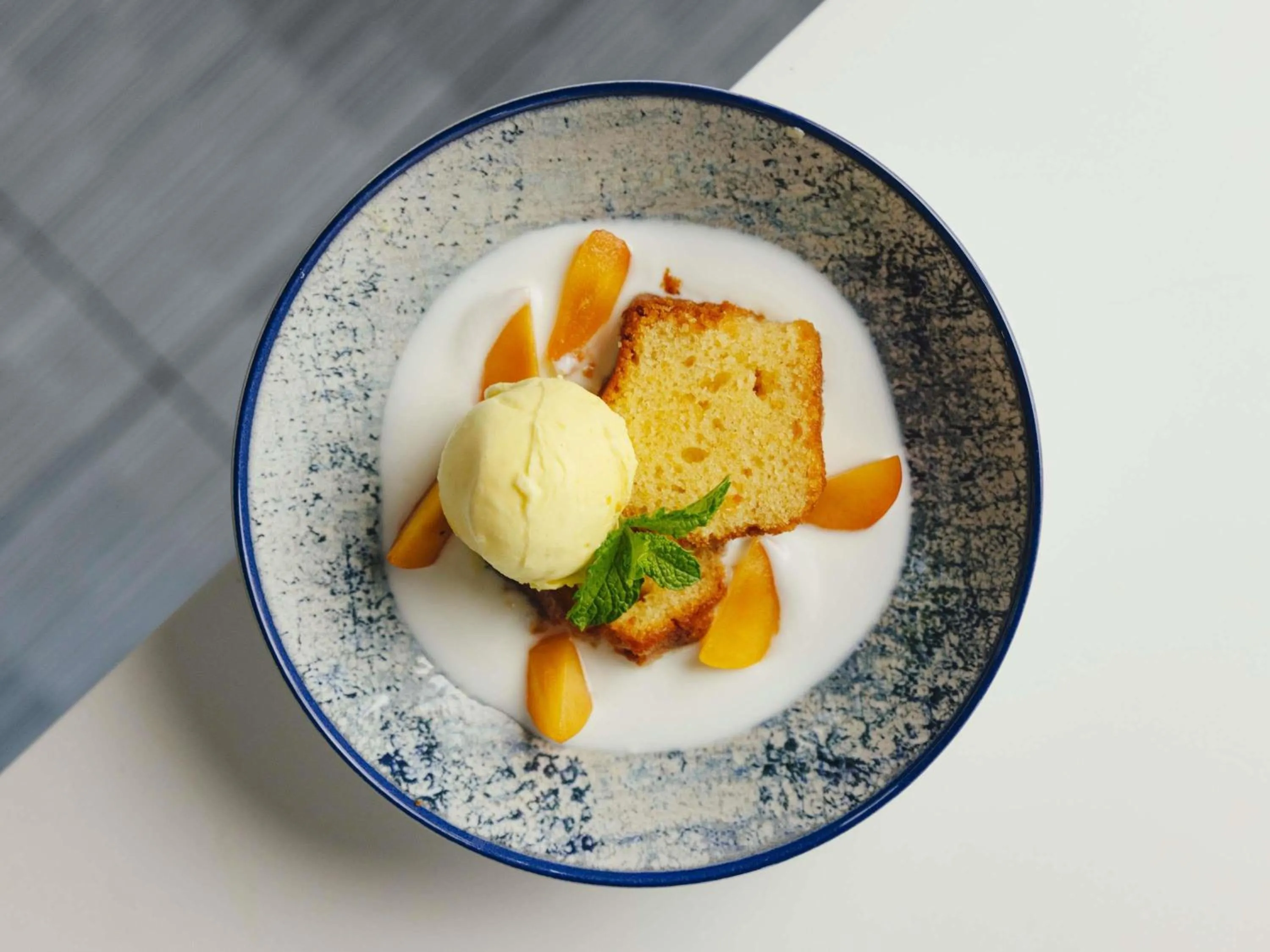 Restaurant/places to eat in Ibis Sevilla