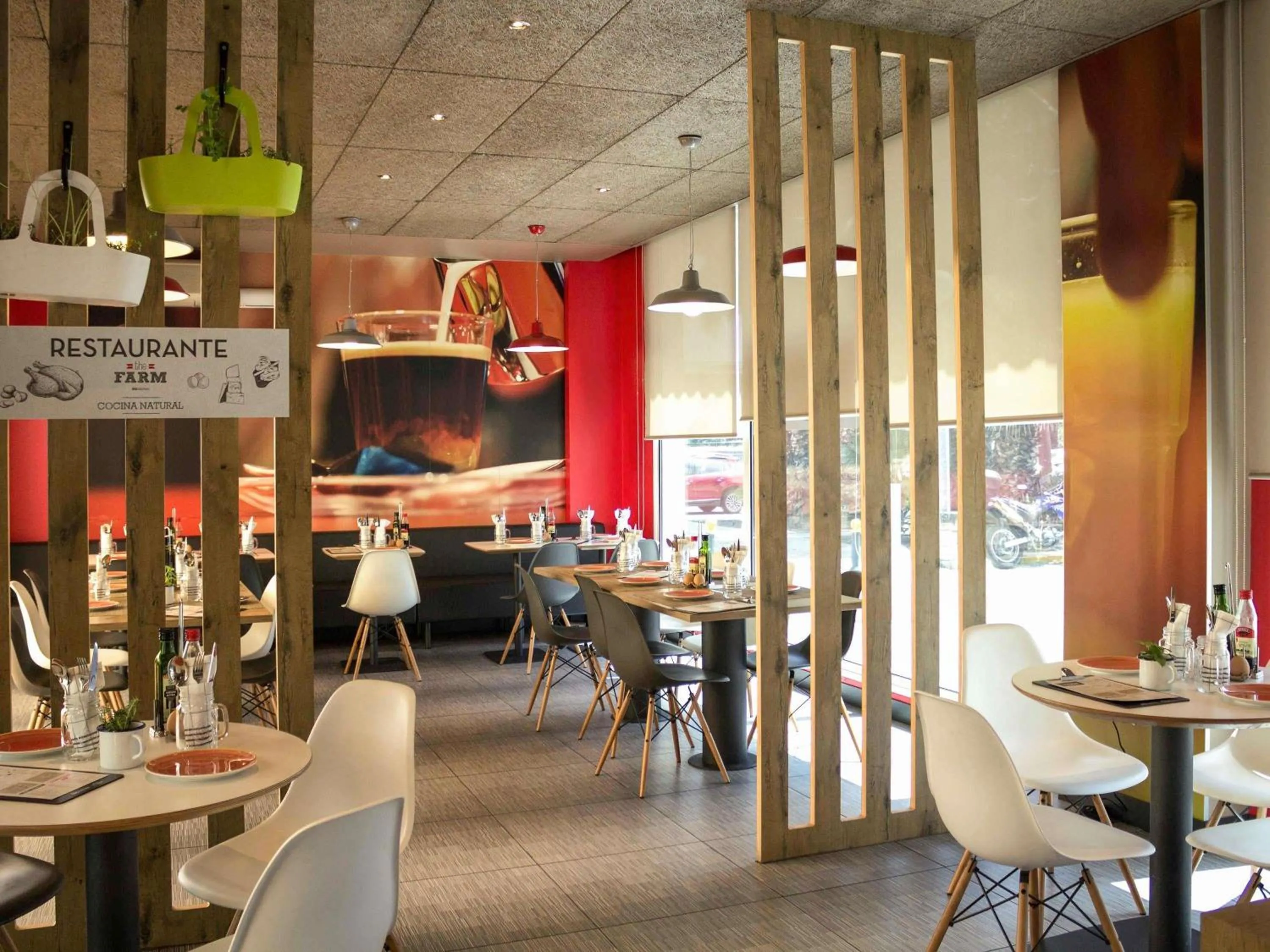 Restaurant/places to eat in Ibis Sevilla