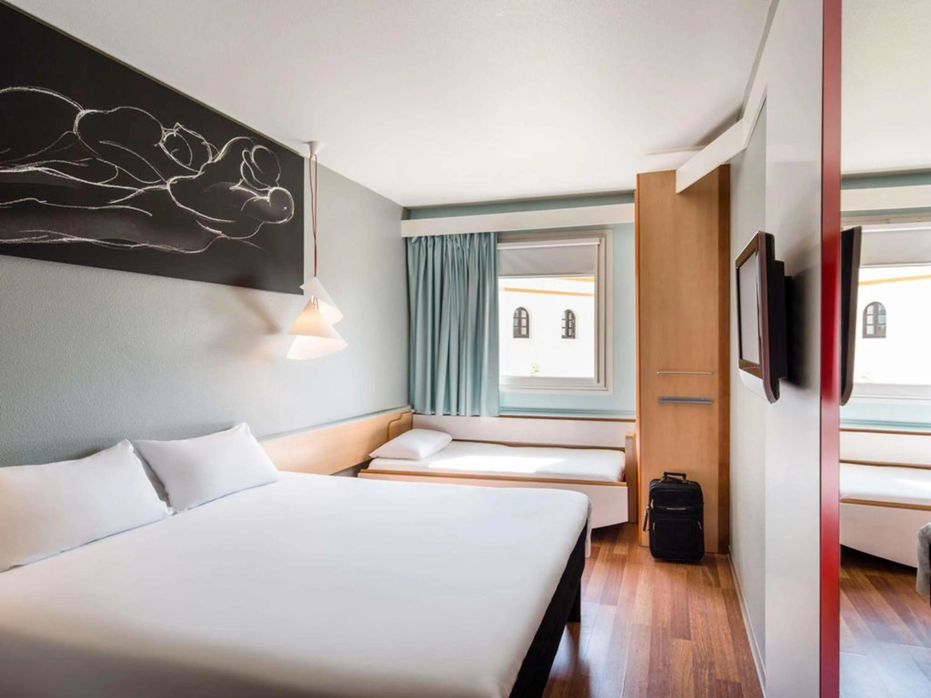 Bedroom, Bed in Ibis Sevilla