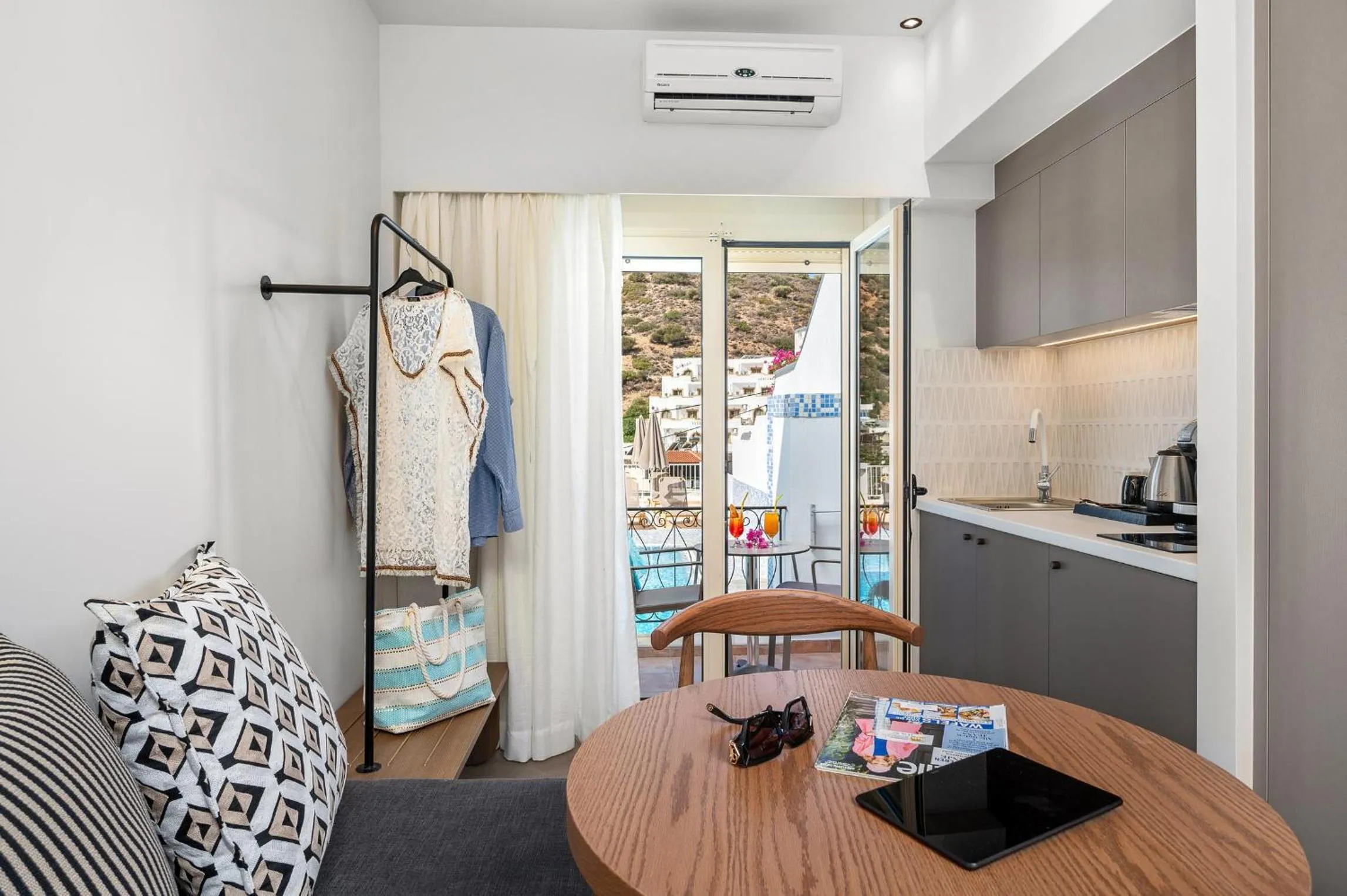 Glaros Hotel Apartment