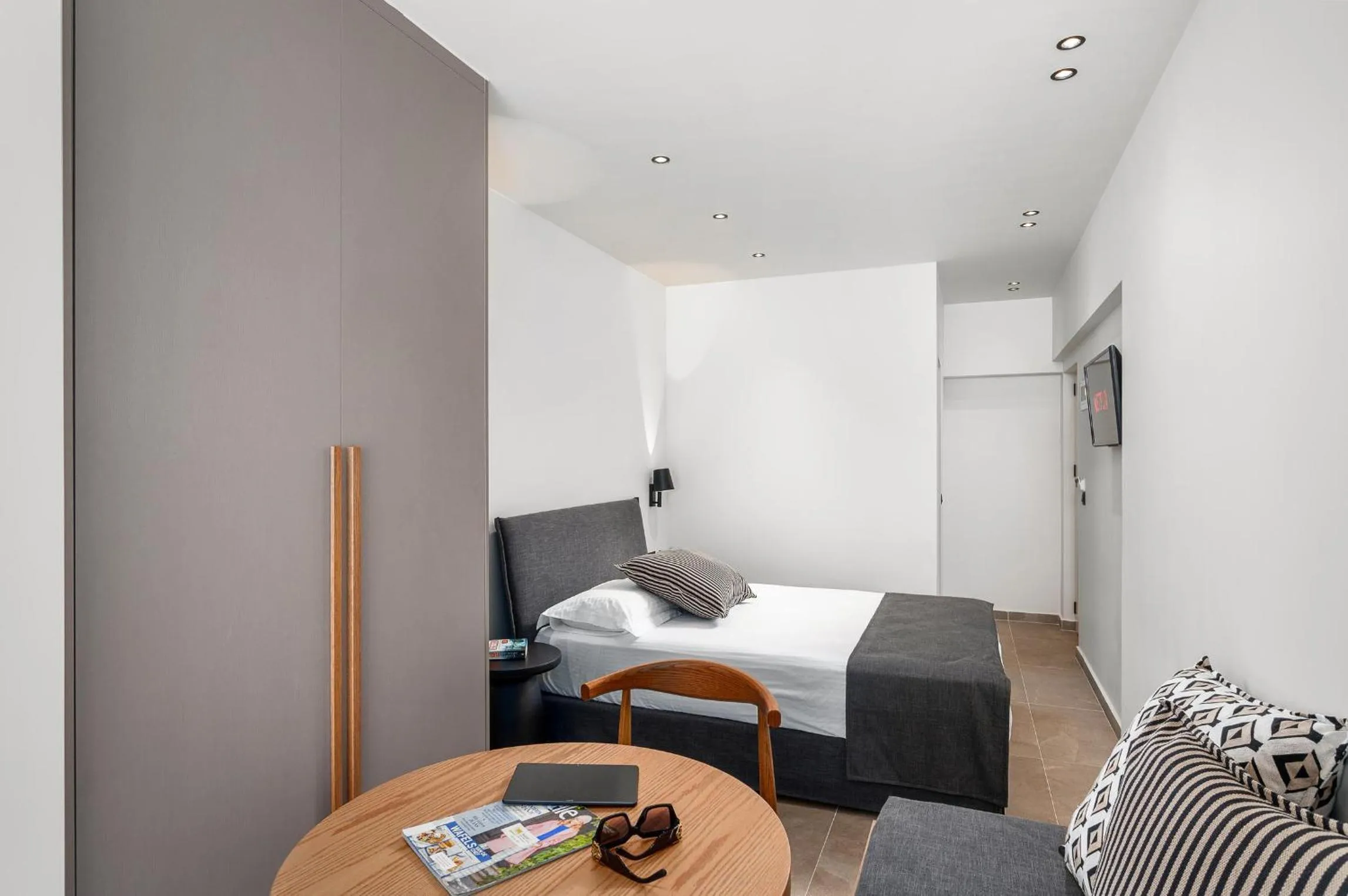 Bed in Glaros Hotel Apartment