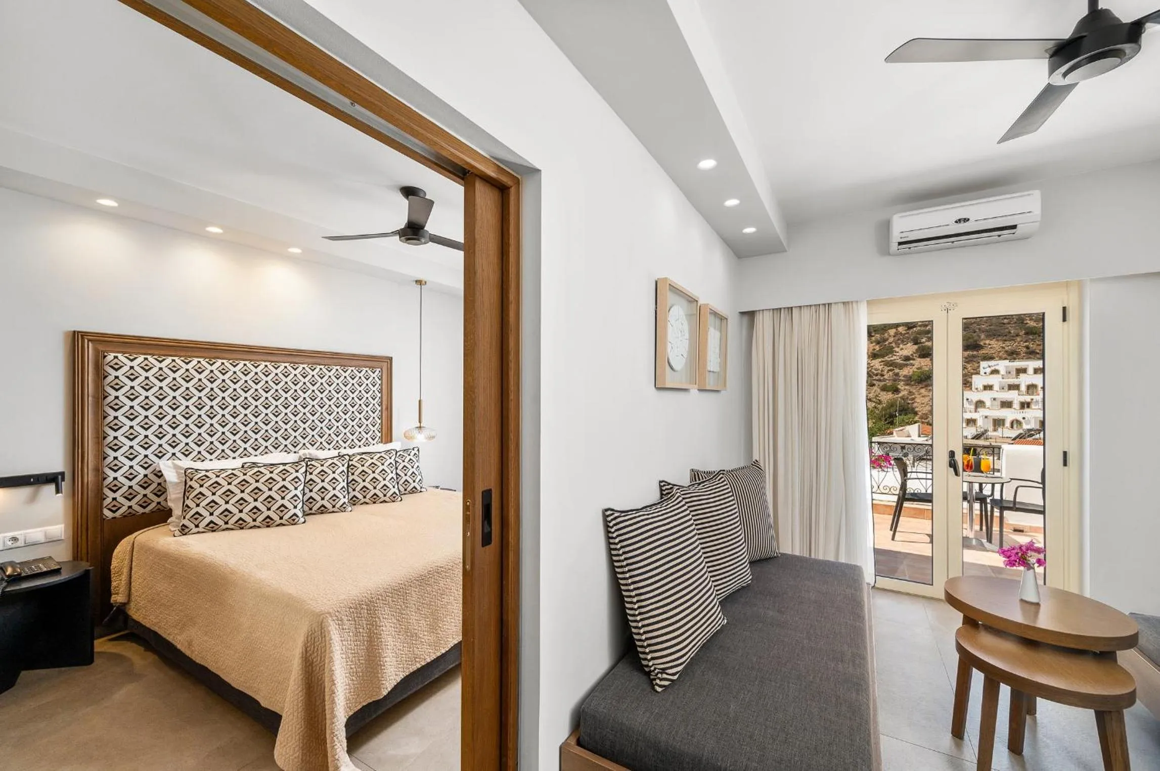 Bed in Glaros Hotel Apartment