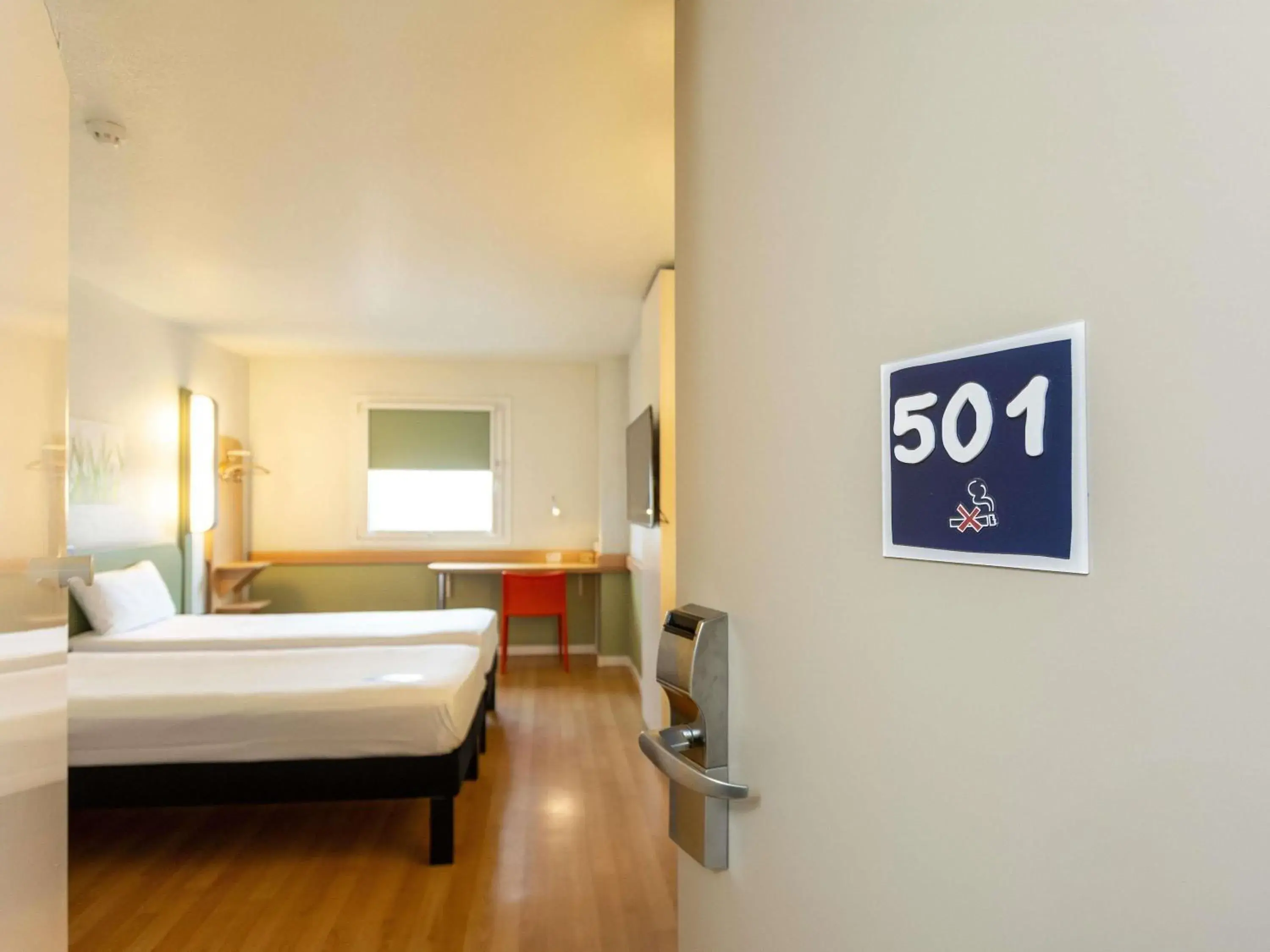 Bedroom, Bed in Ibis Budget Valencia Aeropuerto Bedroom, Bed in Ibis Budget Valencia Aeropuerto