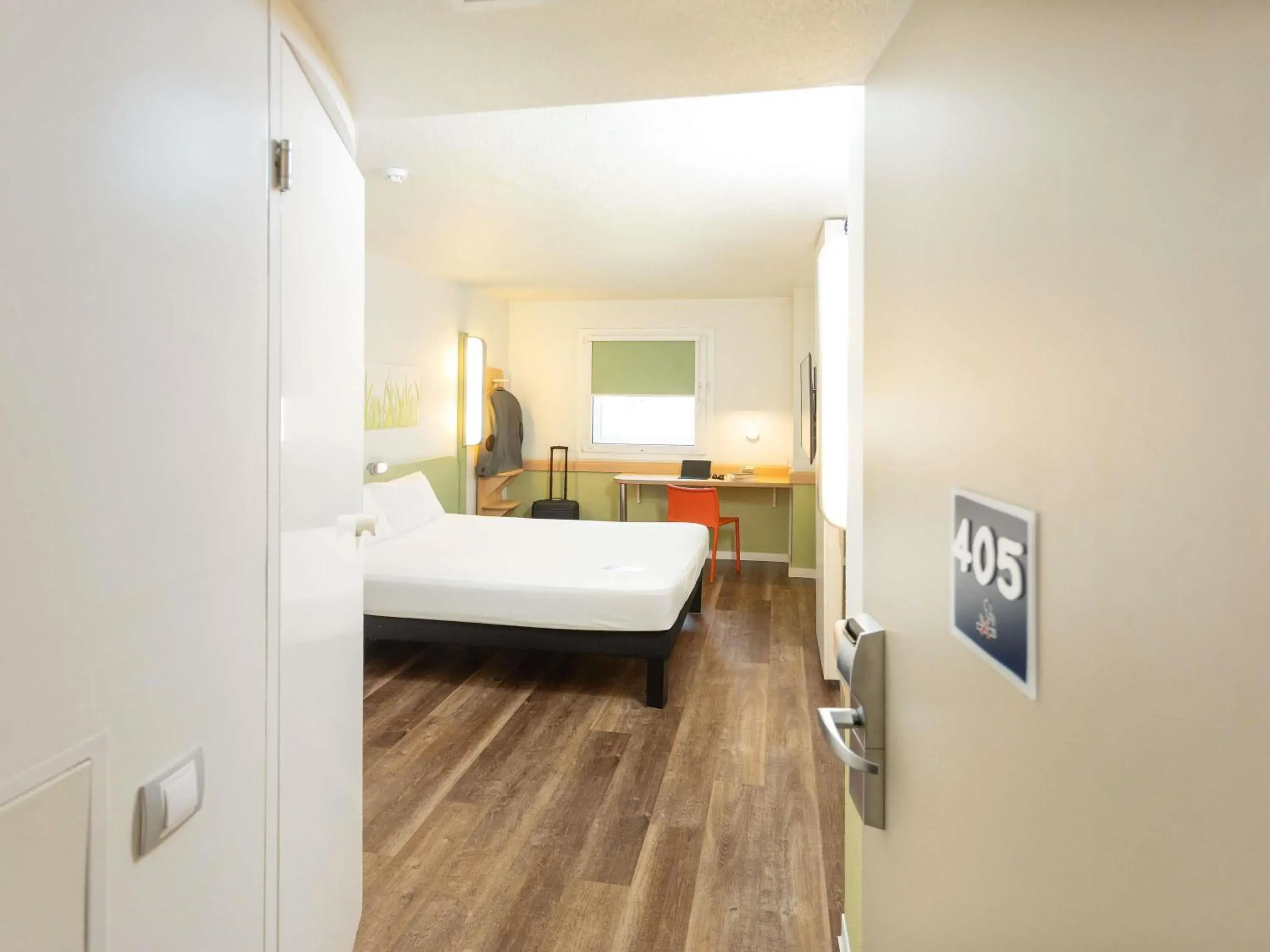 Bedroom, Bed in Ibis Budget Valencia Aeropuerto Bedroom, Bed in Ibis Budget Valencia Aeropuerto