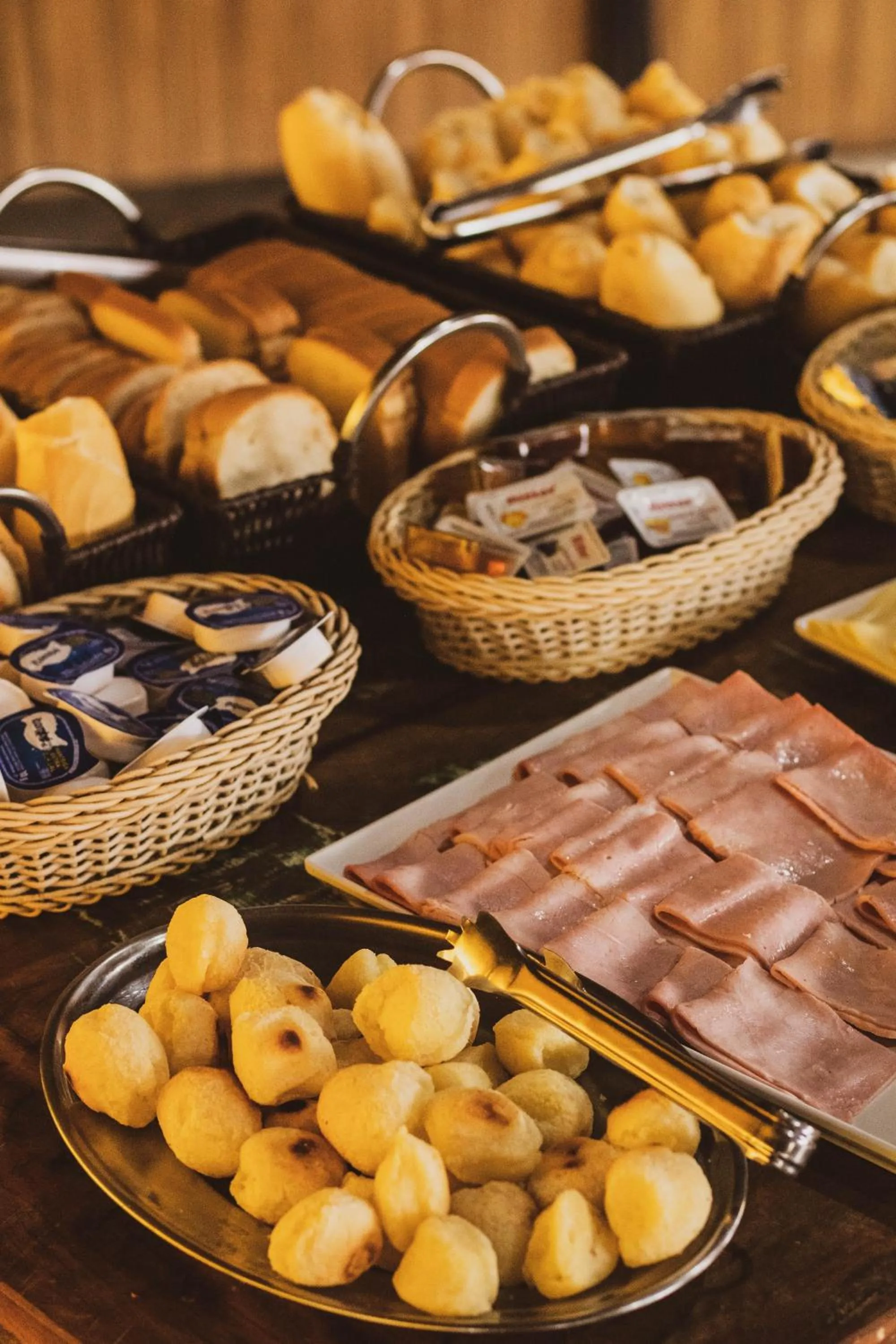 Food in Lonier Praia Inn Flats