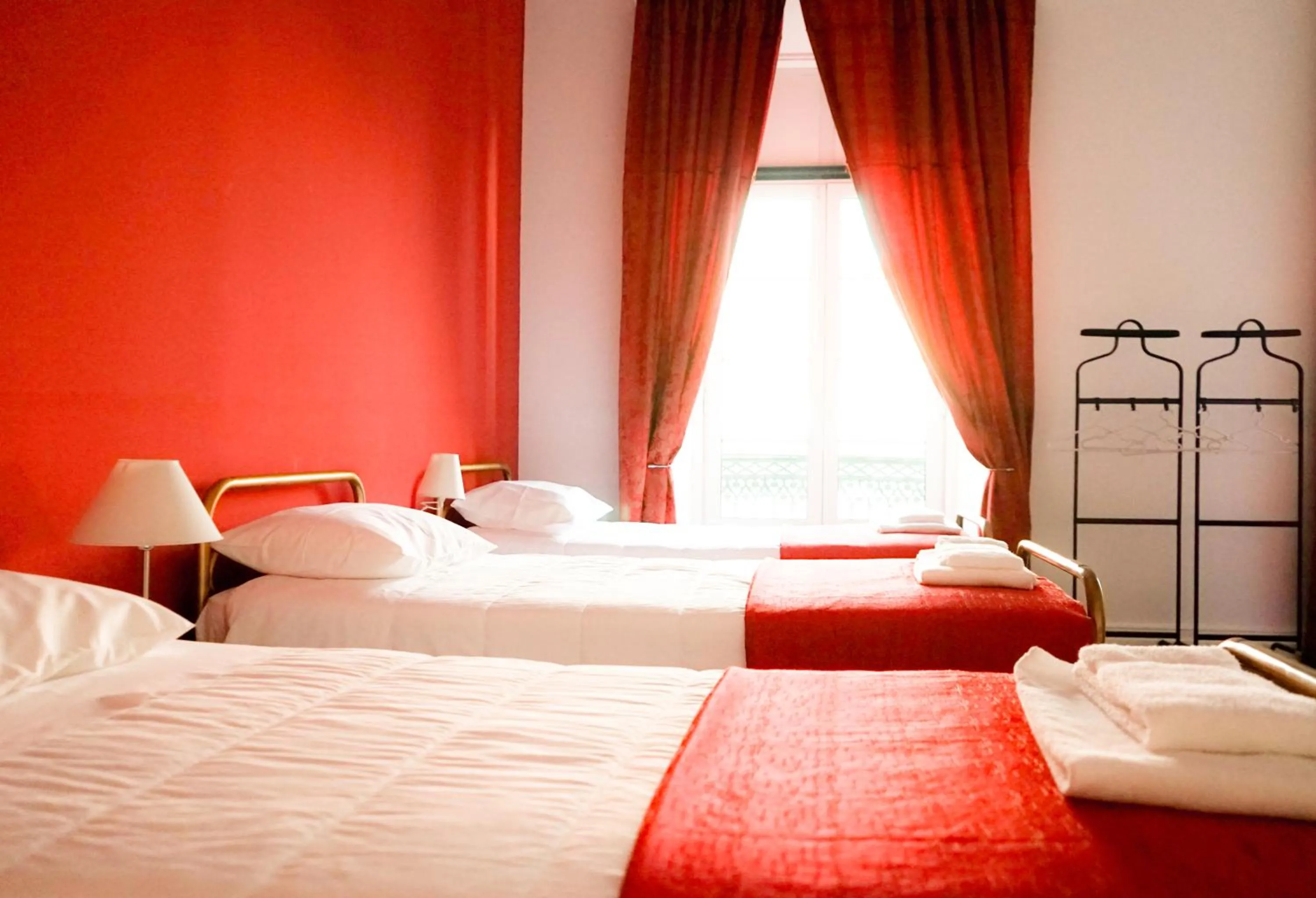 Bed in 6-Bed Mixed Dormitory Room in Azores Dream Hostel