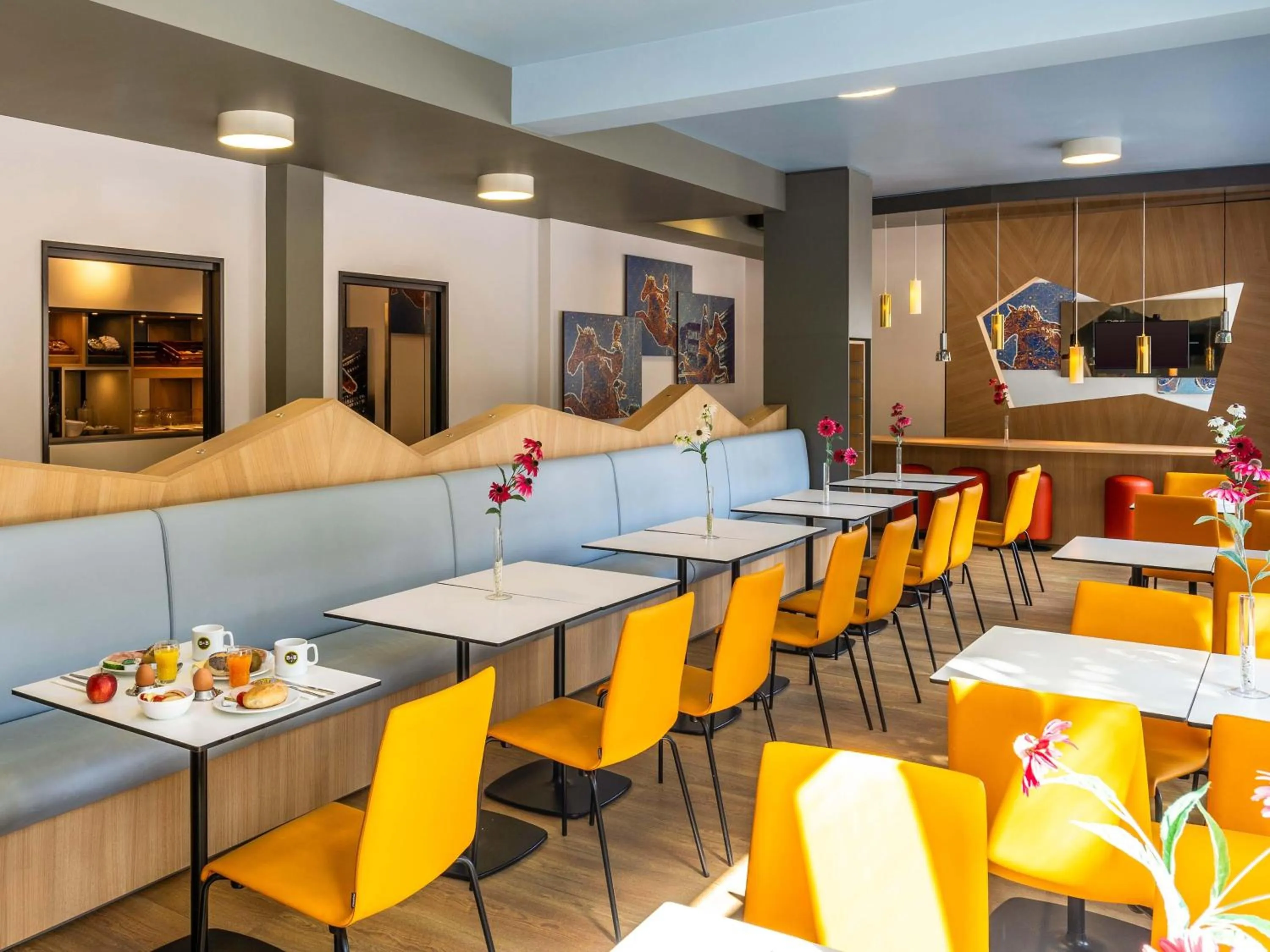 Restaurant/places to eat in B&B HOTEL Magdeburg-City