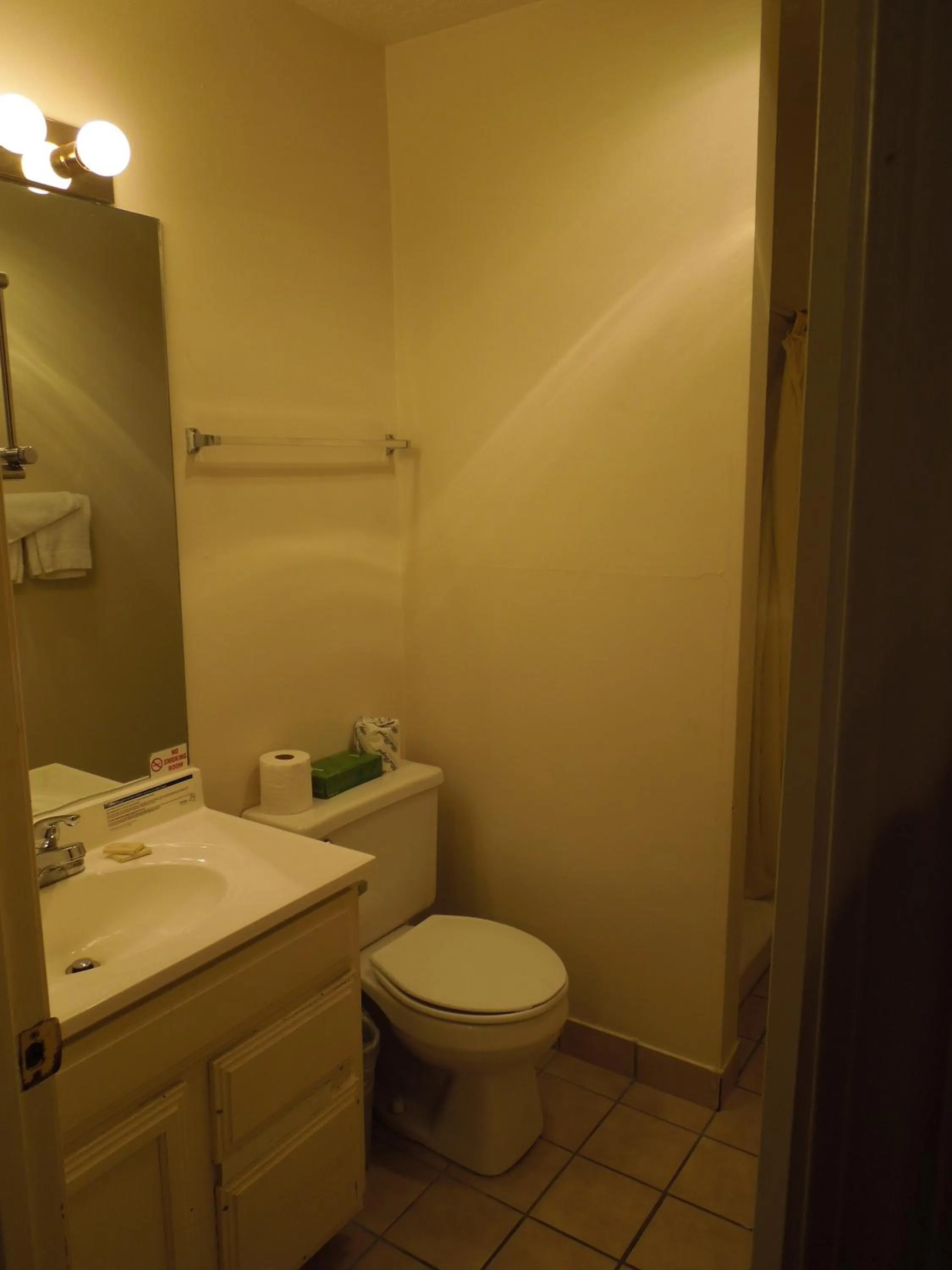 Bathroom in Wildwood Inn