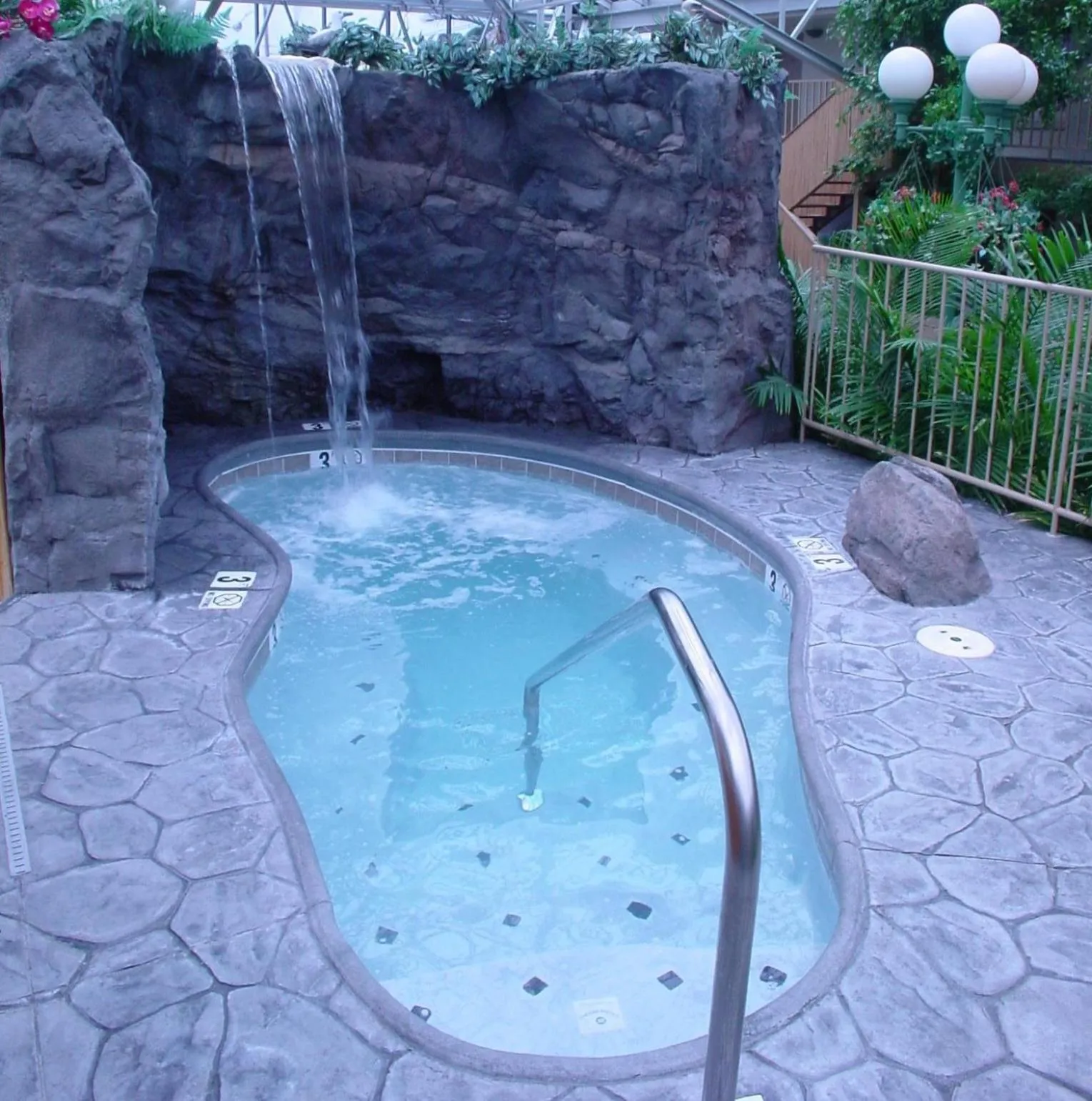 Hot Tub in Wildwood Inn