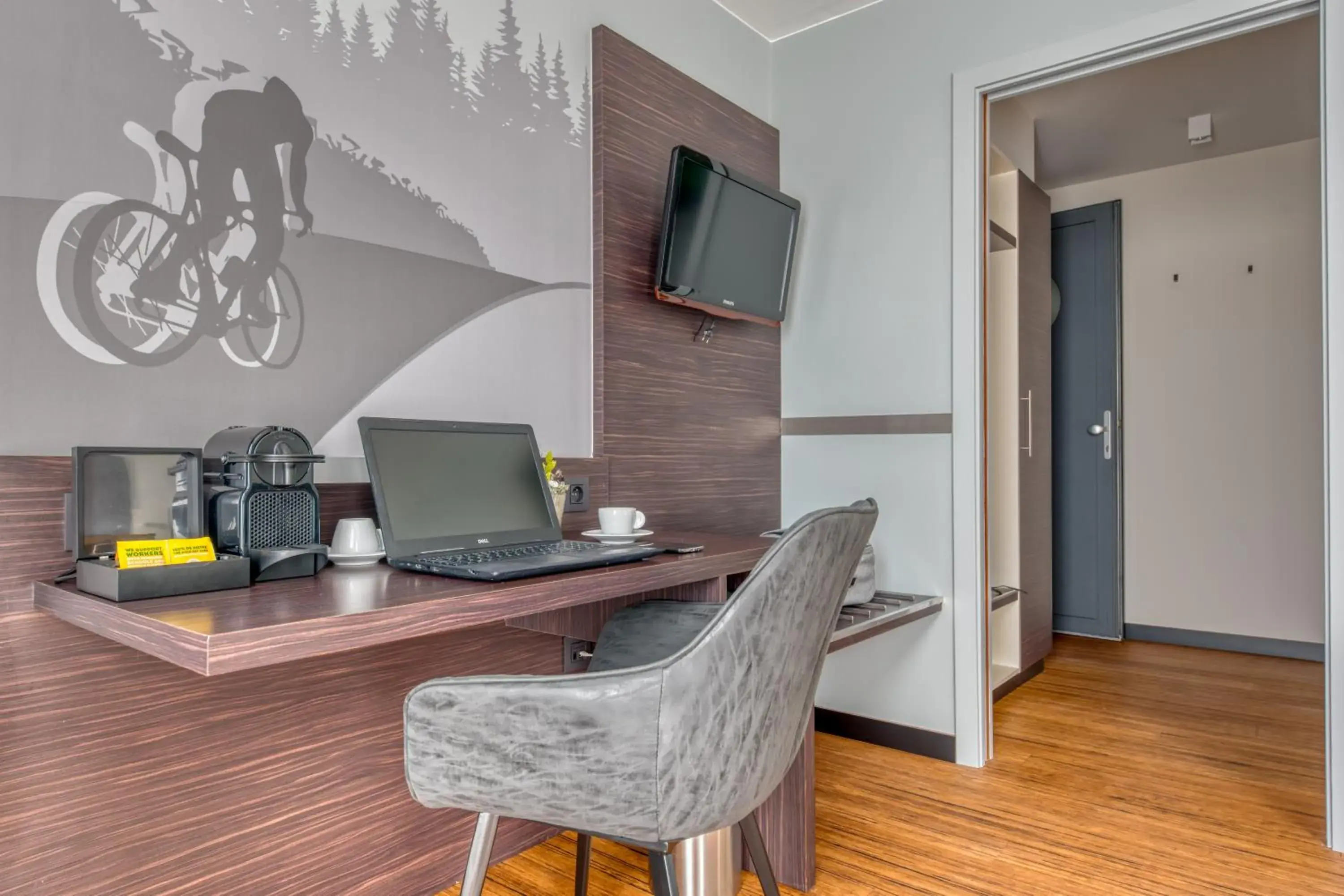 Twin Room - single occupancy in Le Merceny Motel Twin Room - single occupancy in Le Merceny Motel