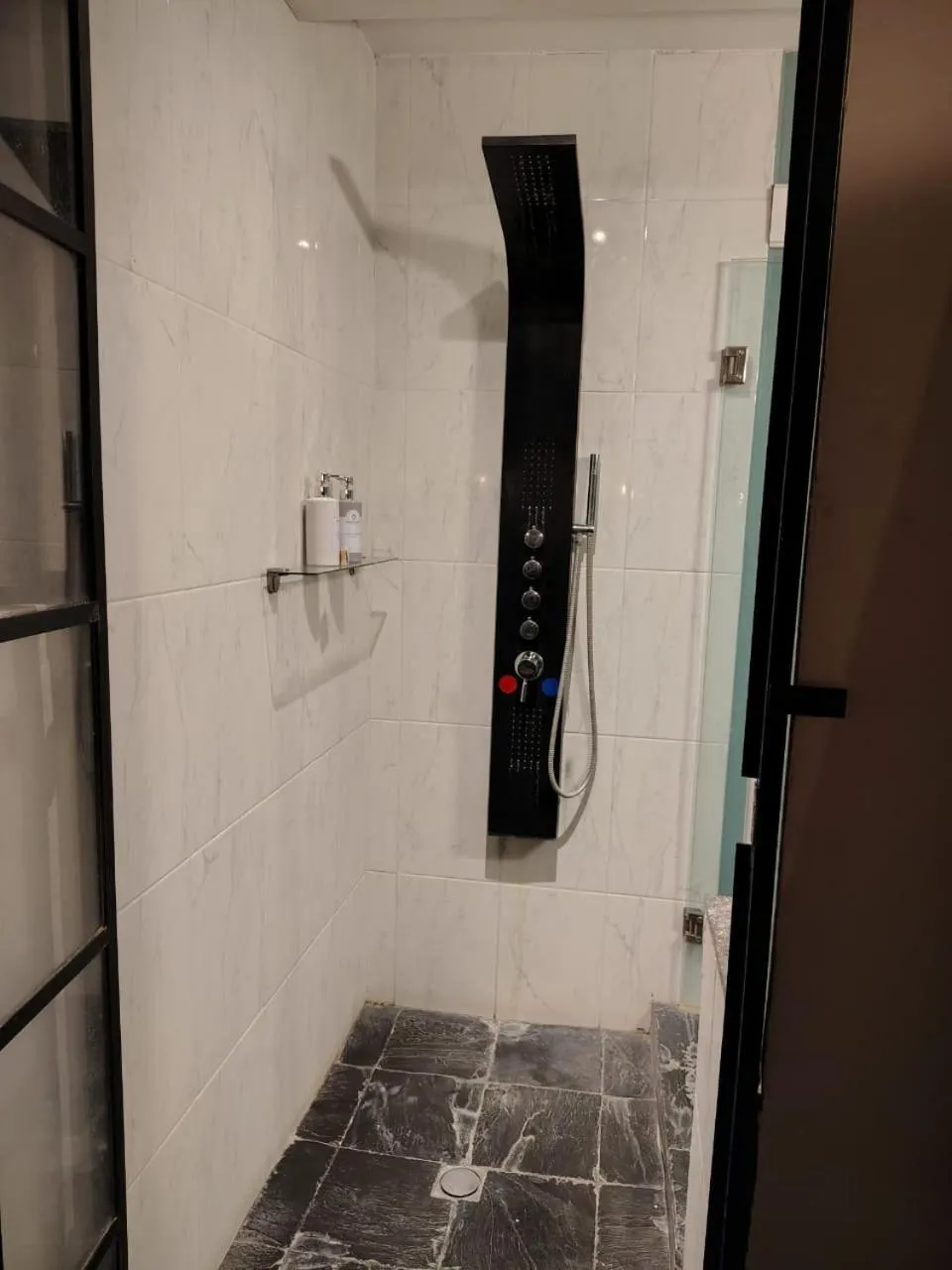 Shower in La Casa del Atrio