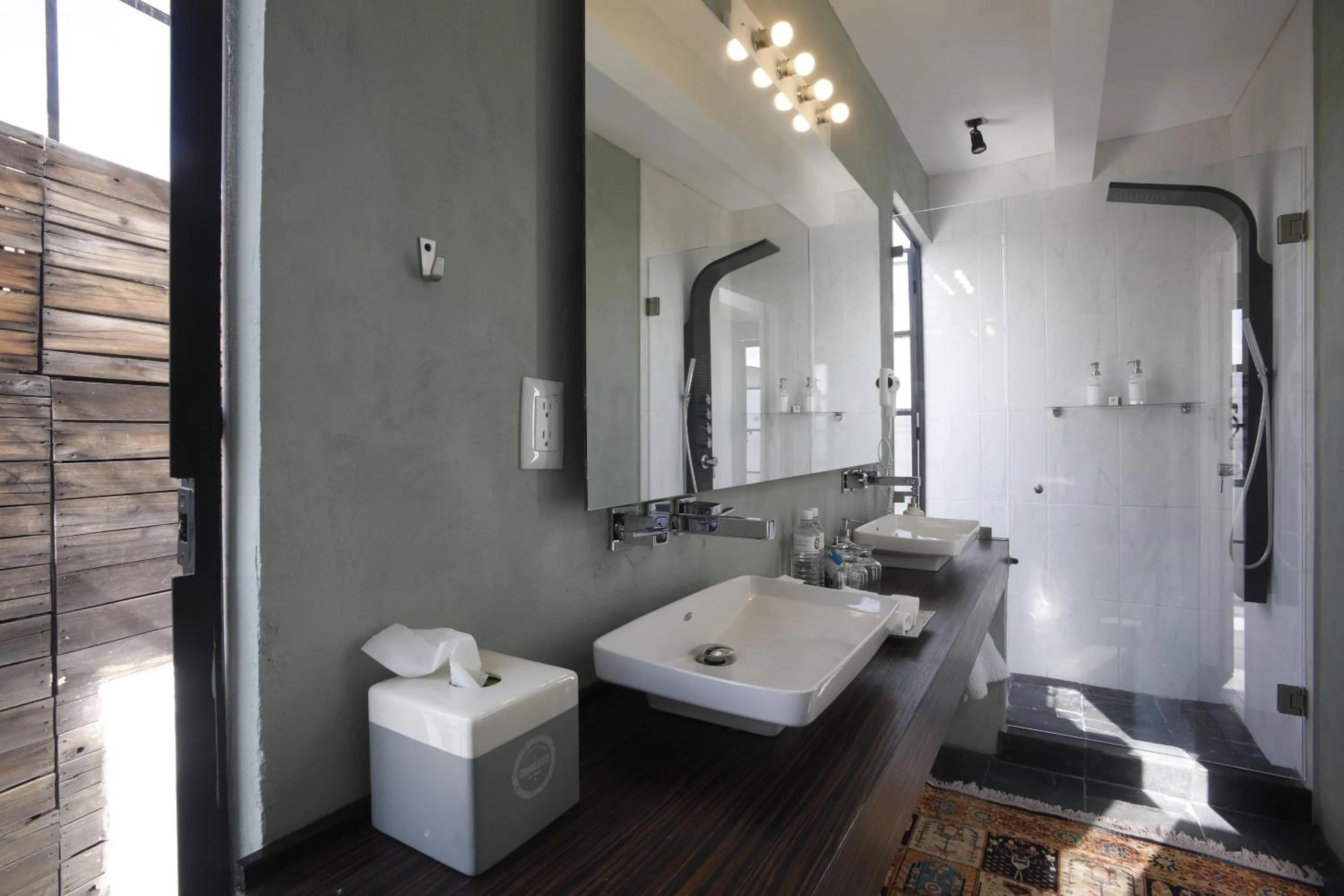 Shower in La Casa del Atrio