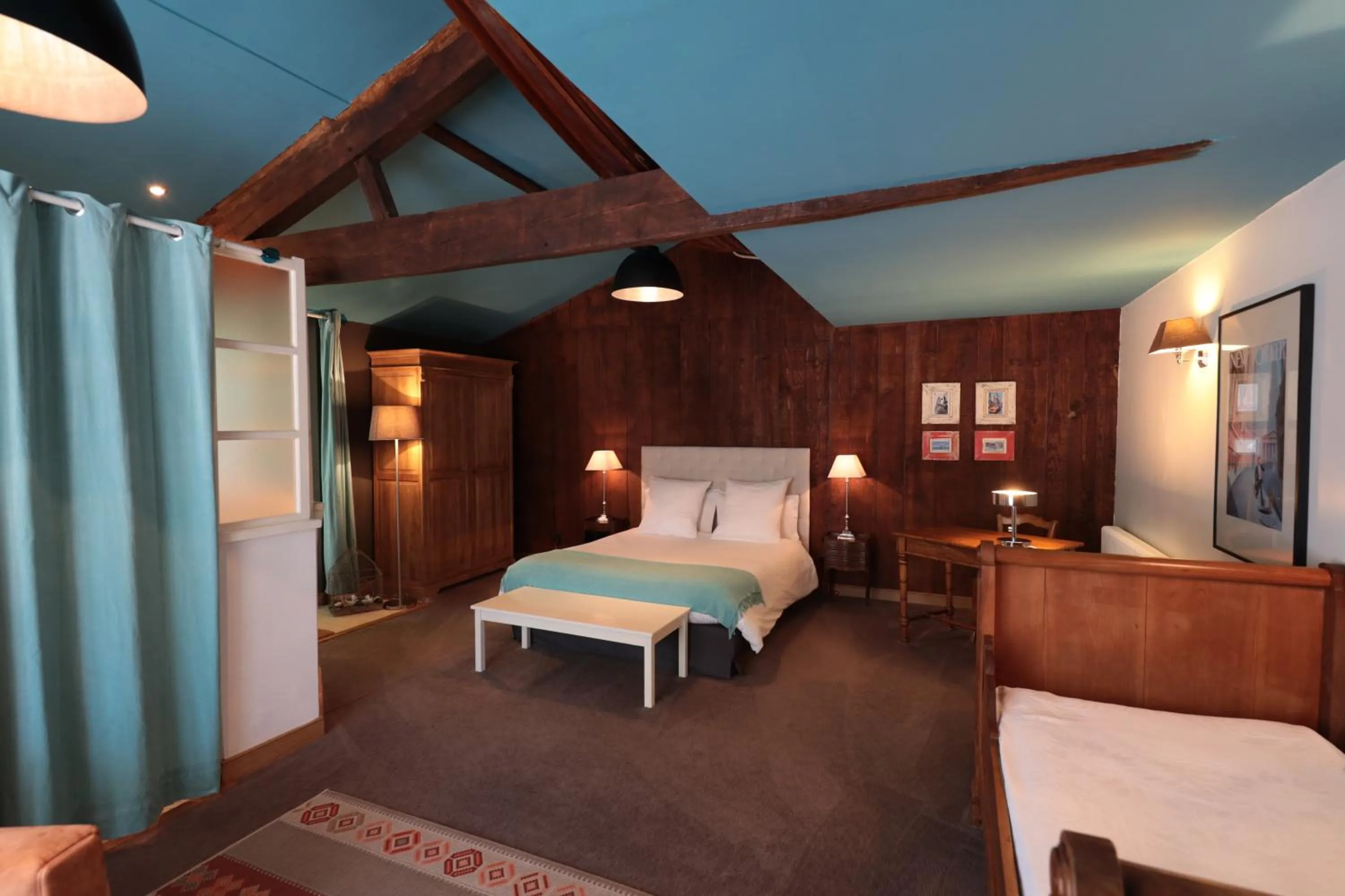 Photo of the whole room, Bed in Relais de Chasse la Chaignaie