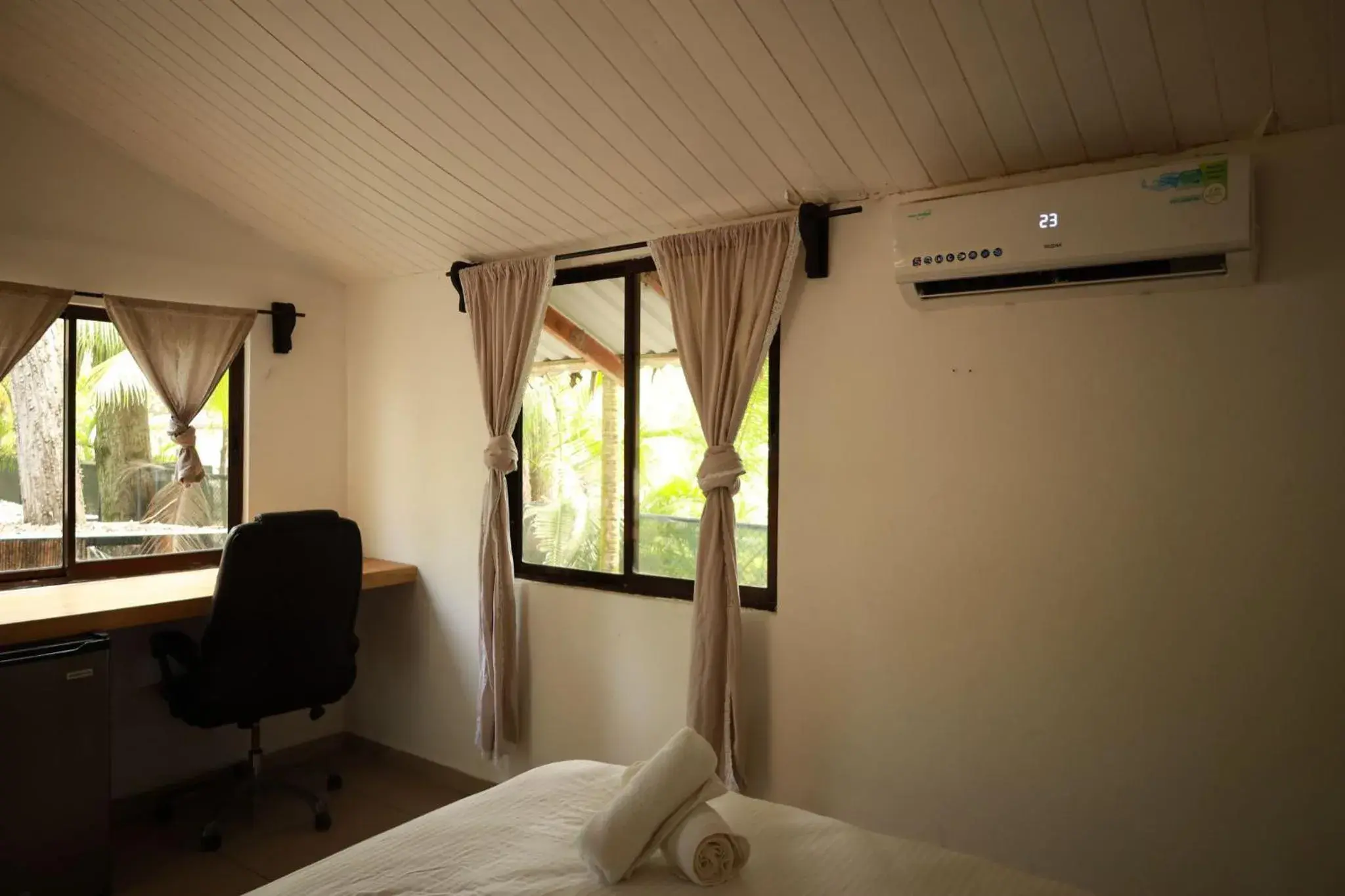 Budget Double Room - single occupancy in Zeneidas Surf Garden Budget Double Room - single occupancy in Zeneidas Surf Garden