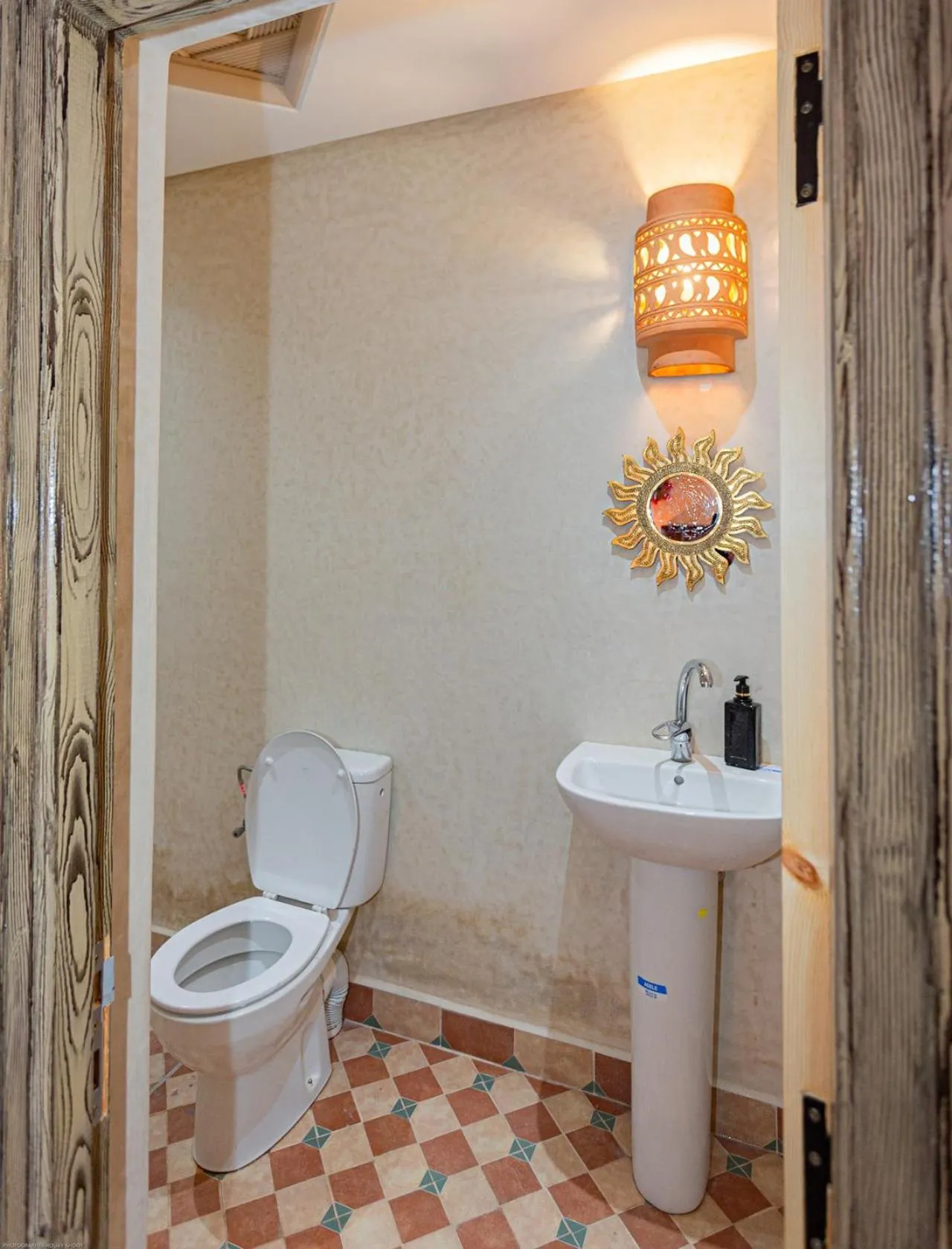 Toilet in Dar Soulaimane
