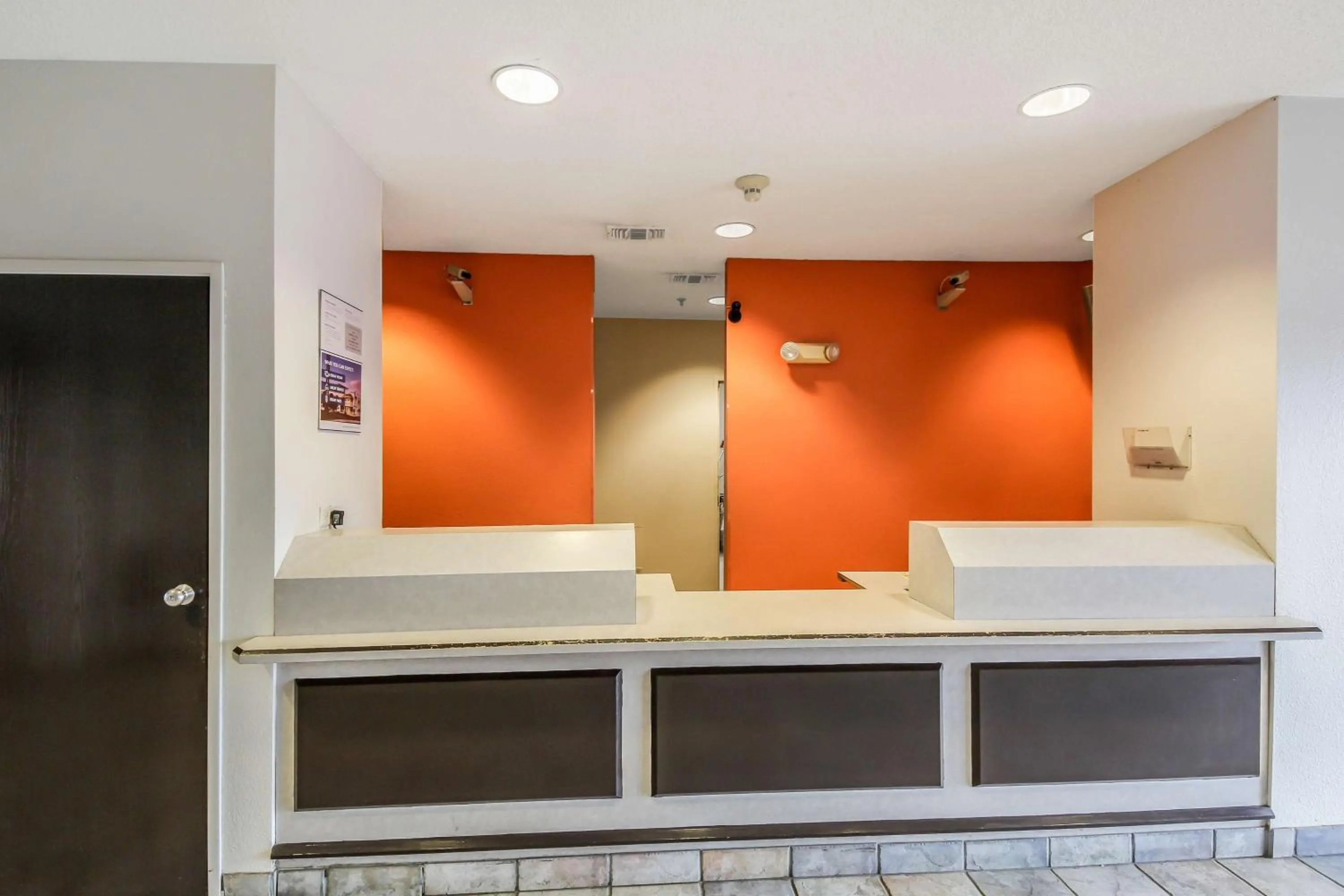 Lobby or reception in Motel 6 New Braunfels