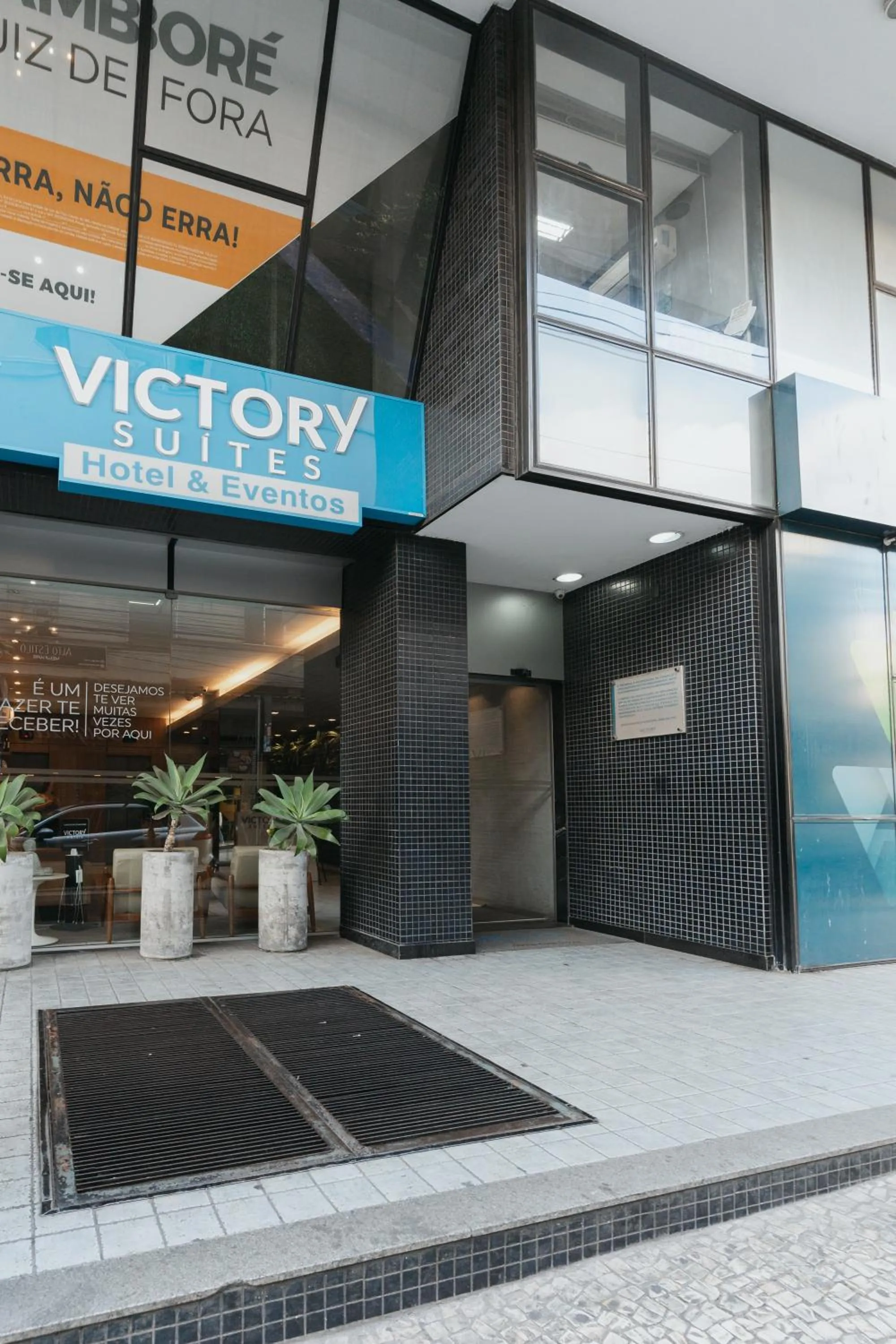 Facade/entrance in Victory Suites