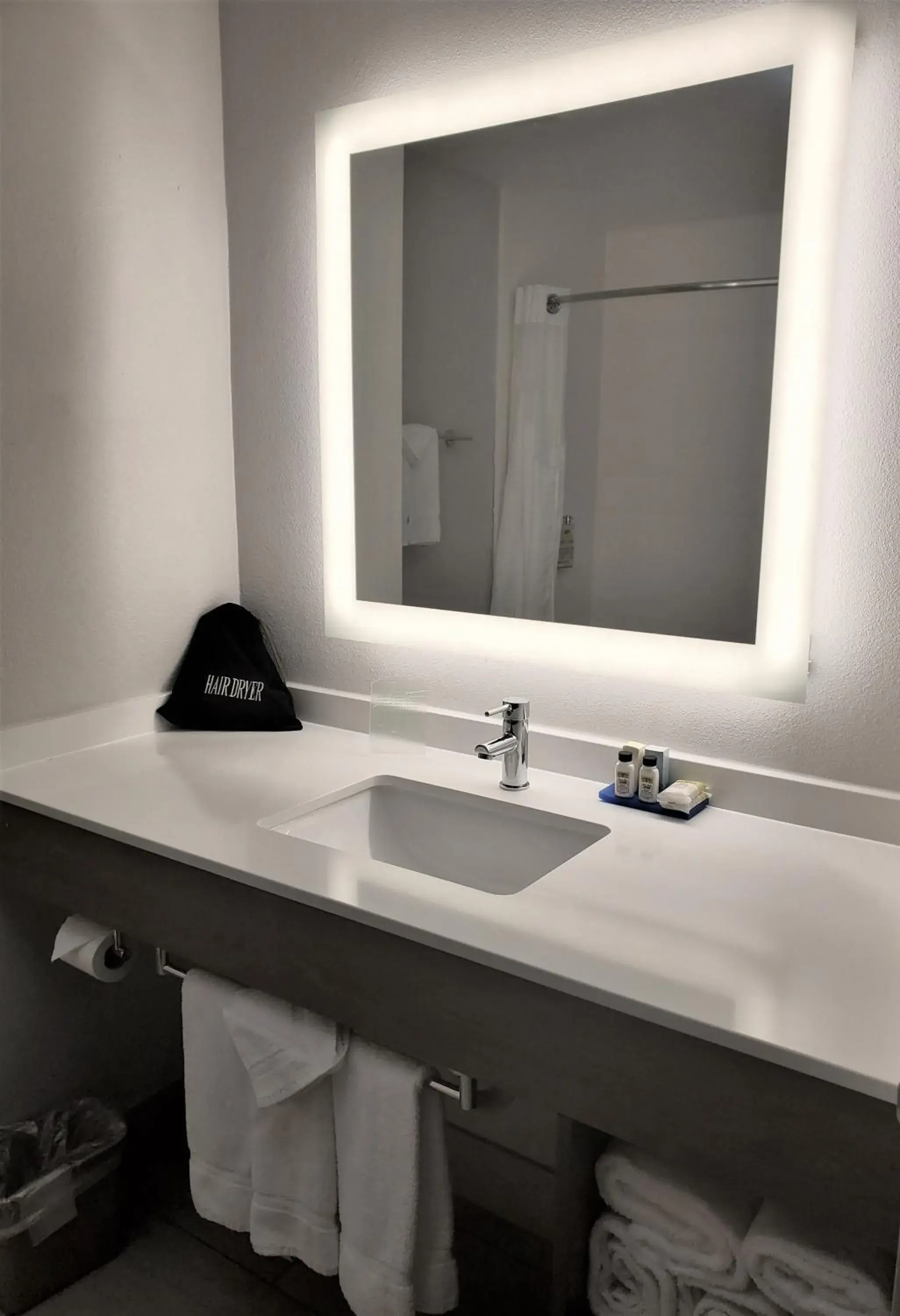 King Suite in Holiday Inn Express & Suites San Antonio West Sea World Area by IHG King Suite in Holiday Inn Express & Suites San Antonio West Sea World Area by IHG