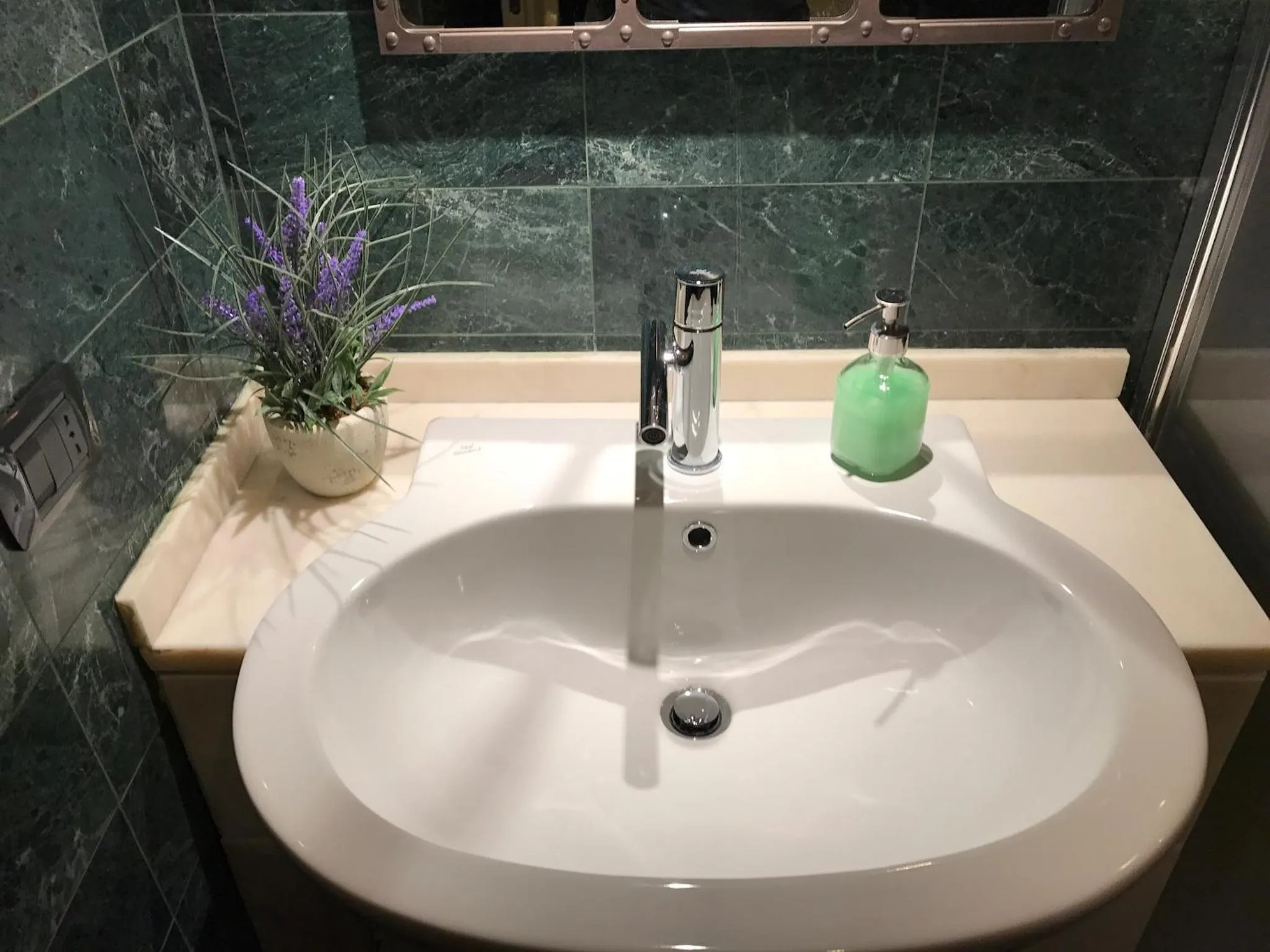 Bathroom in Sweethome Crispi